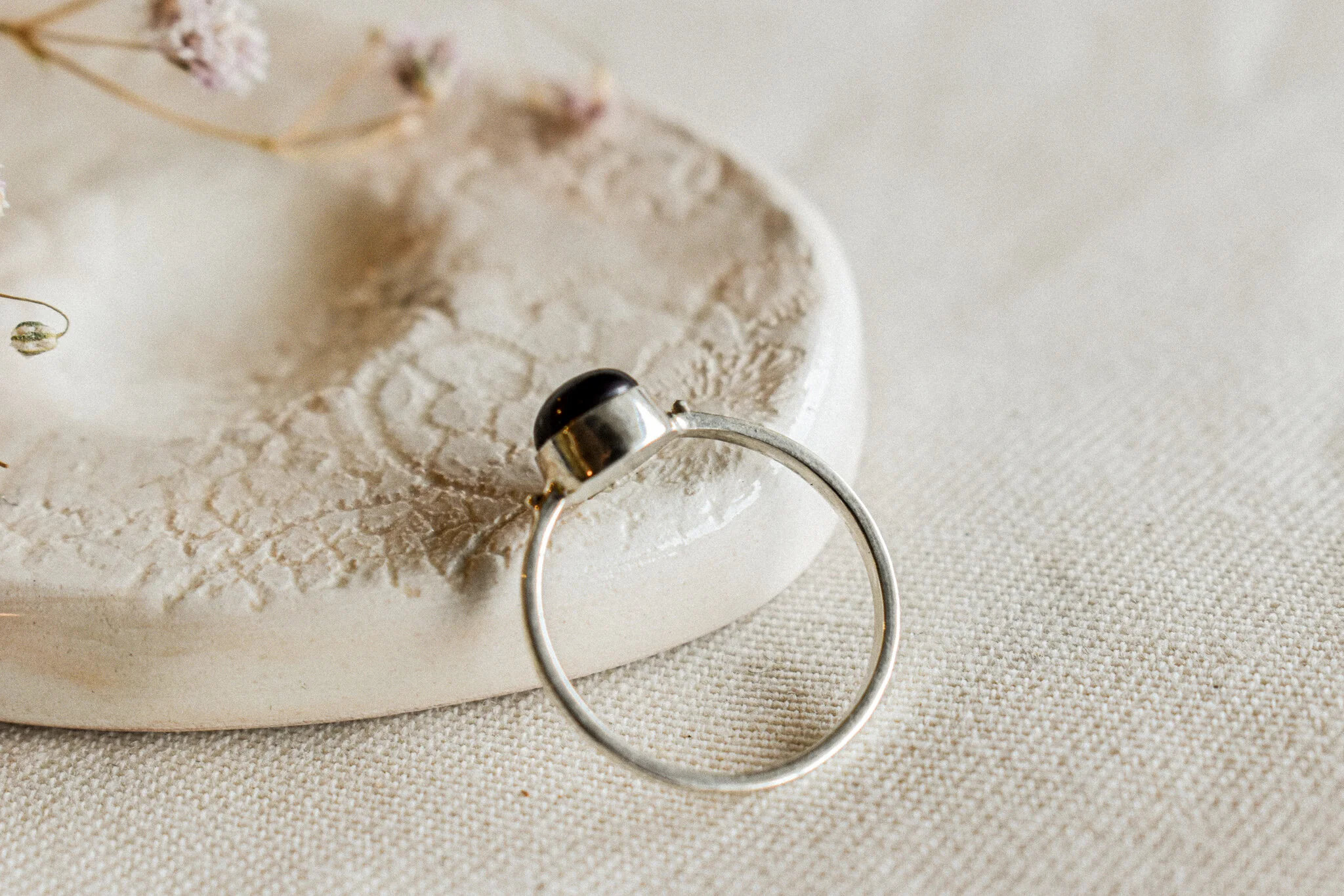 Bague En Argent Massif Avec Perle Noire Mobile – Taille 51 – Style Bohème Et élégant – Occasion