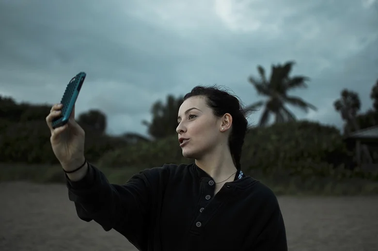 Jacqui at the beach.jpg