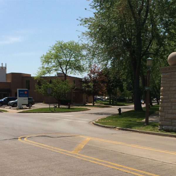 From the north Take Sheridan Road to 10th Street. Turn right.