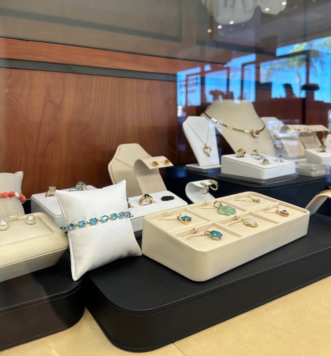 Mother&rsquo;s day is near!! Come into store today and find something your Mother will cherish.💝
.
.
.
#HTimWilliams #Smallbusiness #Familyowned #Sandiegojeweler #Custom #Shoplocal #Timeless #Handcrafted #Jewelrylover #Highjewerly #Accessories #Desi