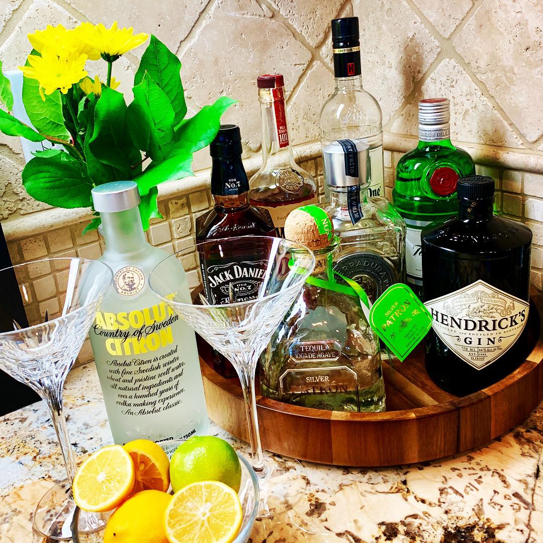Easy Entertaining - The Bar Set Up &amp; A Lemon Drop Martini