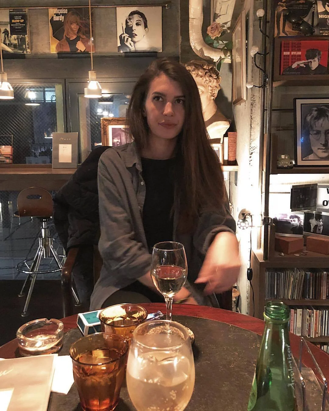 babe hot, hand not (at 黑船 SOBAR)