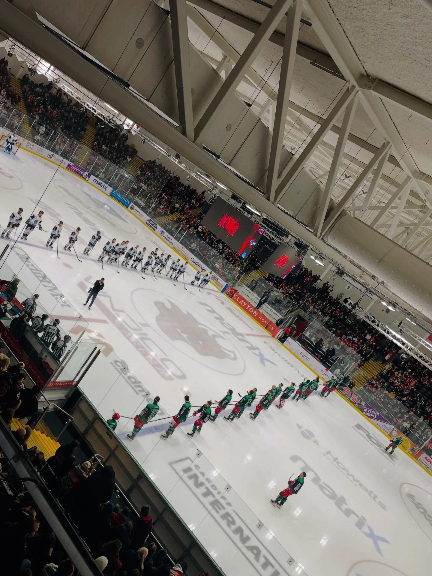 Two games&hellip; two wins&hellip; top of the league 🏒😈
Merry Christmas 🎄

#LetsGoDevils😈 #IceHockey #EIHL