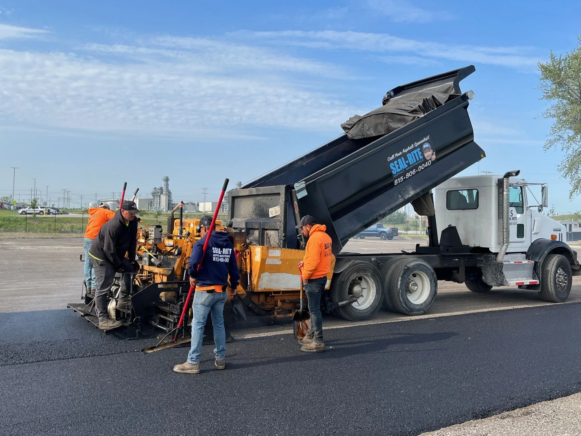 Premium Asphalt Paving Repair & Replacement Service