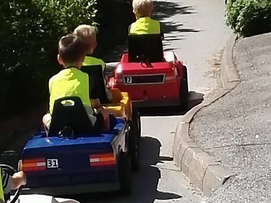 Vi legger ut historier og bilder om barnet ditt jevnlig
