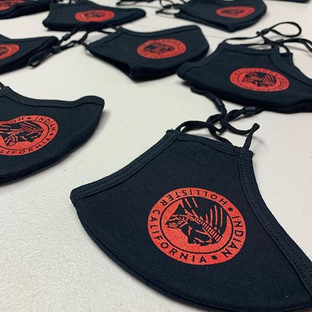 We print masks! These are our most popular the Tech Mask. Snug fit around wearers face. Adjustable over ear elastic loops.
.
.
.
.
#printing #screenprinting #mask #art #design #screen #garment #fashion #logo #productdesign #artwork #graphicdesign #fa