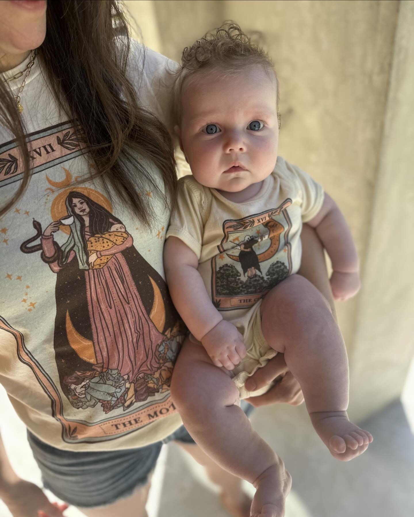 mother//child (IRL and on tarot card tees). so many things i love in one. 🔮🤍

tarot played a fun role for me revealing my pregnancy to some friends, too. 

thanks @sedilley for dressing us today 😉