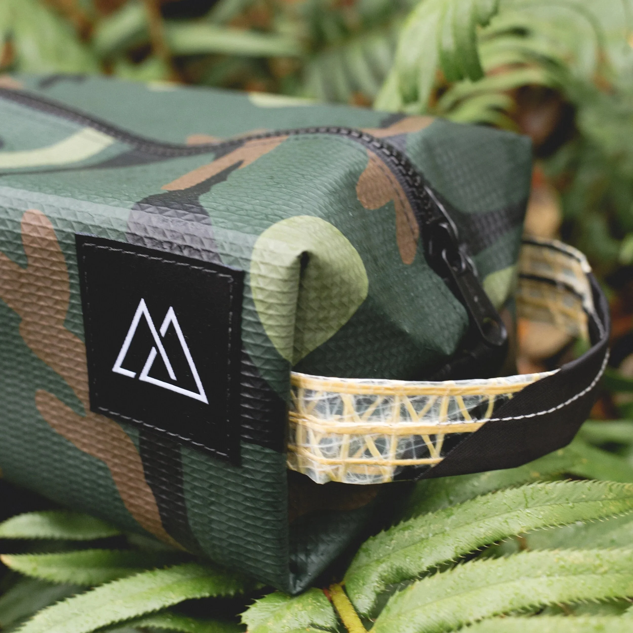 Camo+Medium+Toiletry+Kit_6.jpg