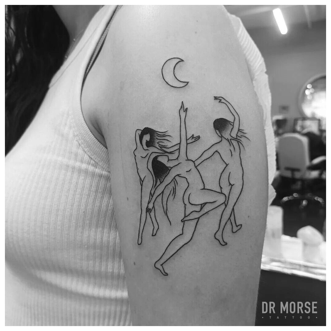 @nurseynomercy Fun times! On lovely Courtney 🌙✨
.
.
.
#nurseynomercy #tattoo #witches #women #wellingtonnz #wellington #wellingtontattoo #nzart #nztattoo #womenwithtattoos #vegantattooartist #veganwellington #blackworkers