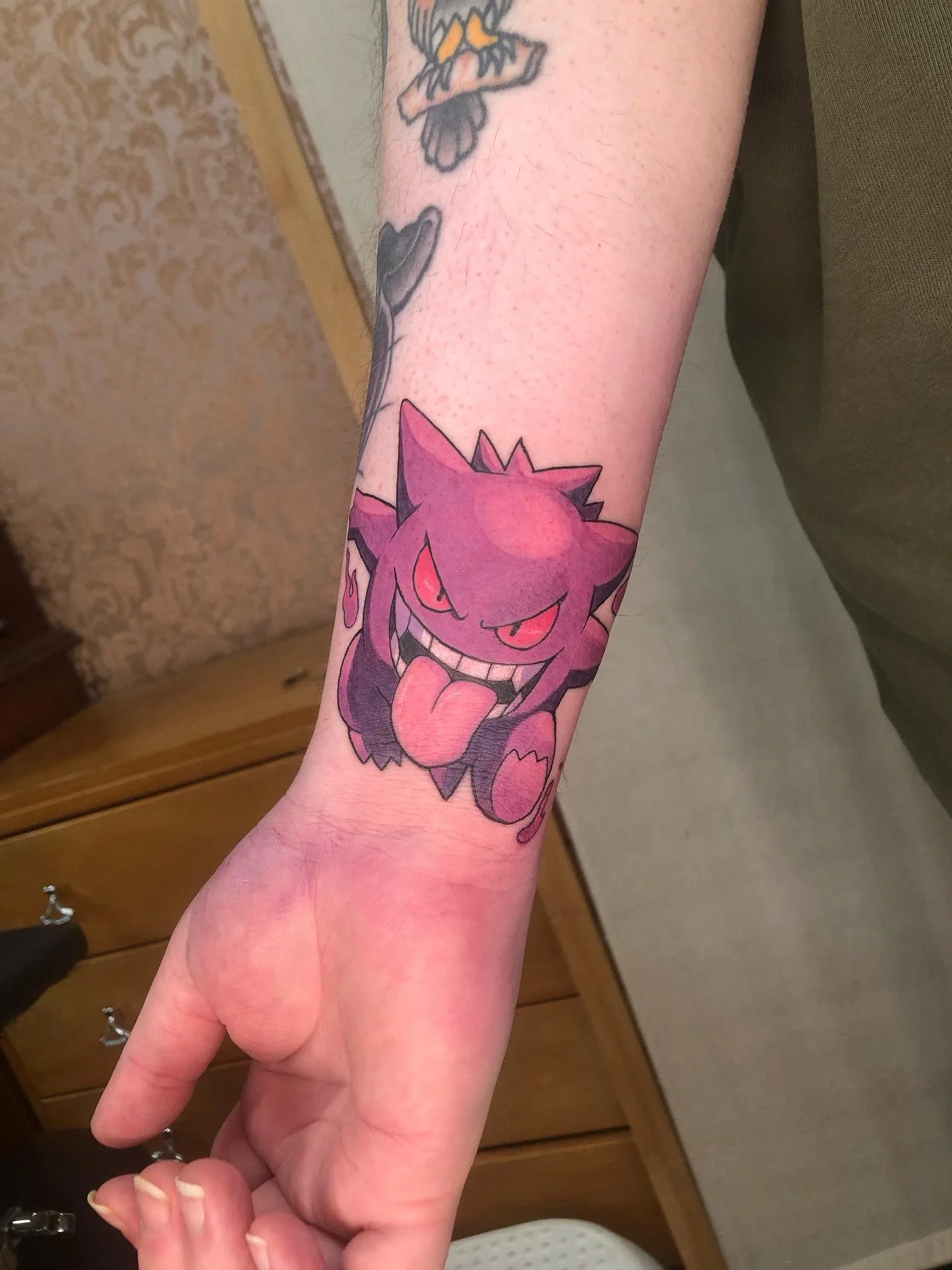 Another awesome Gengar! Thank you Conor for trusting me with this piece ✨ 

I shall be thinking of some Pok&eacute;mon designs in the future

Studio: @drmorsetattoo 

#pokemontattoo #wellingtontattoo #nztattoo