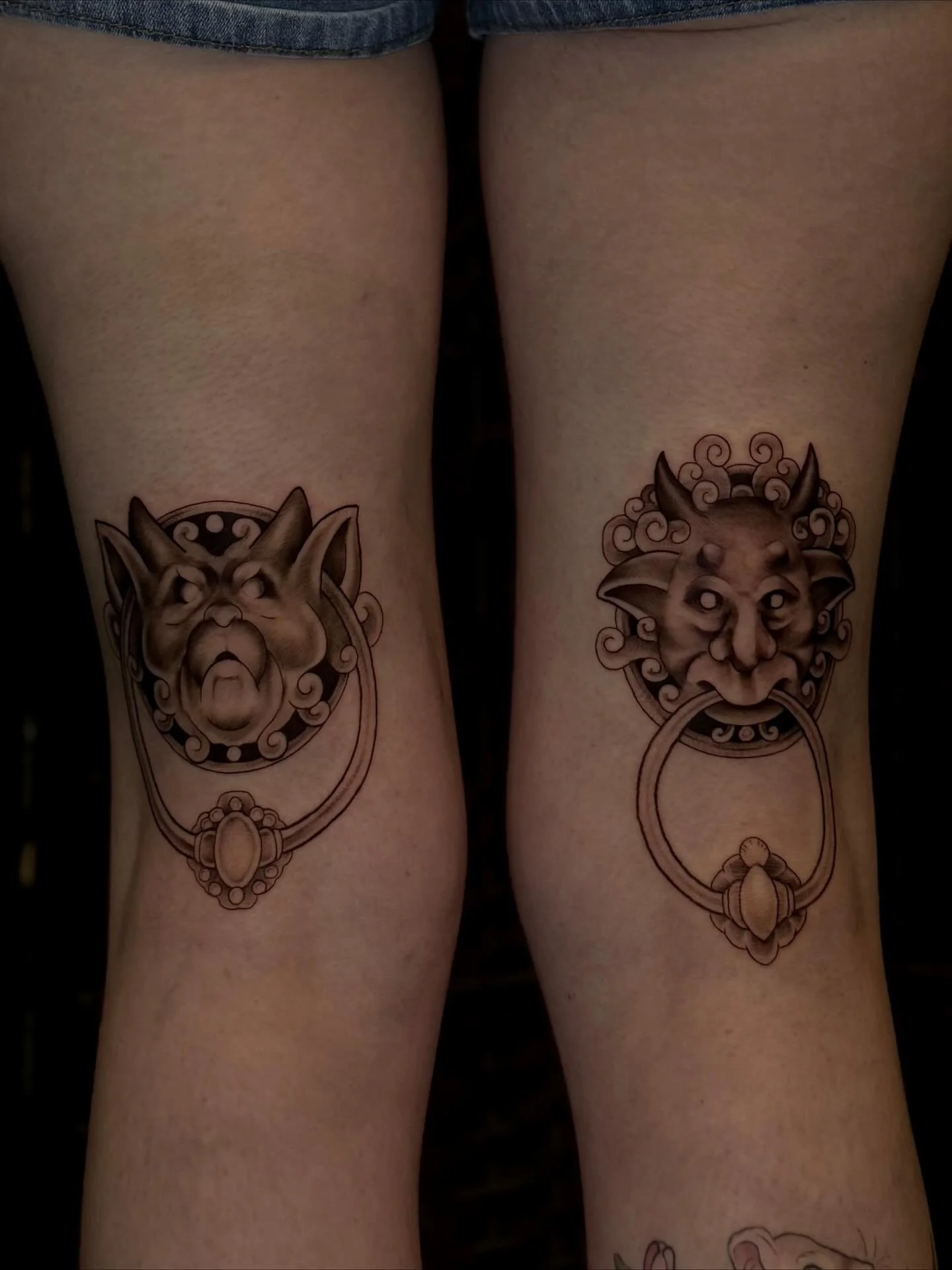 Door knocker&rsquo;s from the Labyrinth 🕺✮ ⋆ ˚｡𖦹 ⋆&deg;&deg;✩

These were so much funnnn!! Spicy wee spot, but it&rsquo;s worth it I promise, your new gained swag will protect you from the ouch 😔✊🤝

📍 @drmorsetattoo