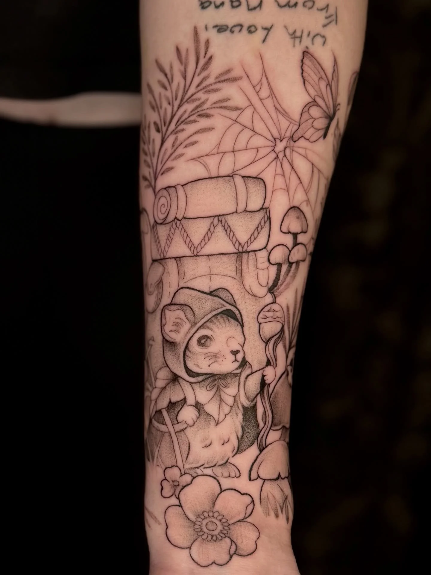 Traveling forest critters!! Half sleeve in progress 🌿💞⋆&deg;.☾⋆.ೃ࿔*:⋆

Would looooove to do more in this style. This fuels my soul, gimme all the cute wee guys 😭
I love my job 🗣️

📍Made at @drmorsetattoo