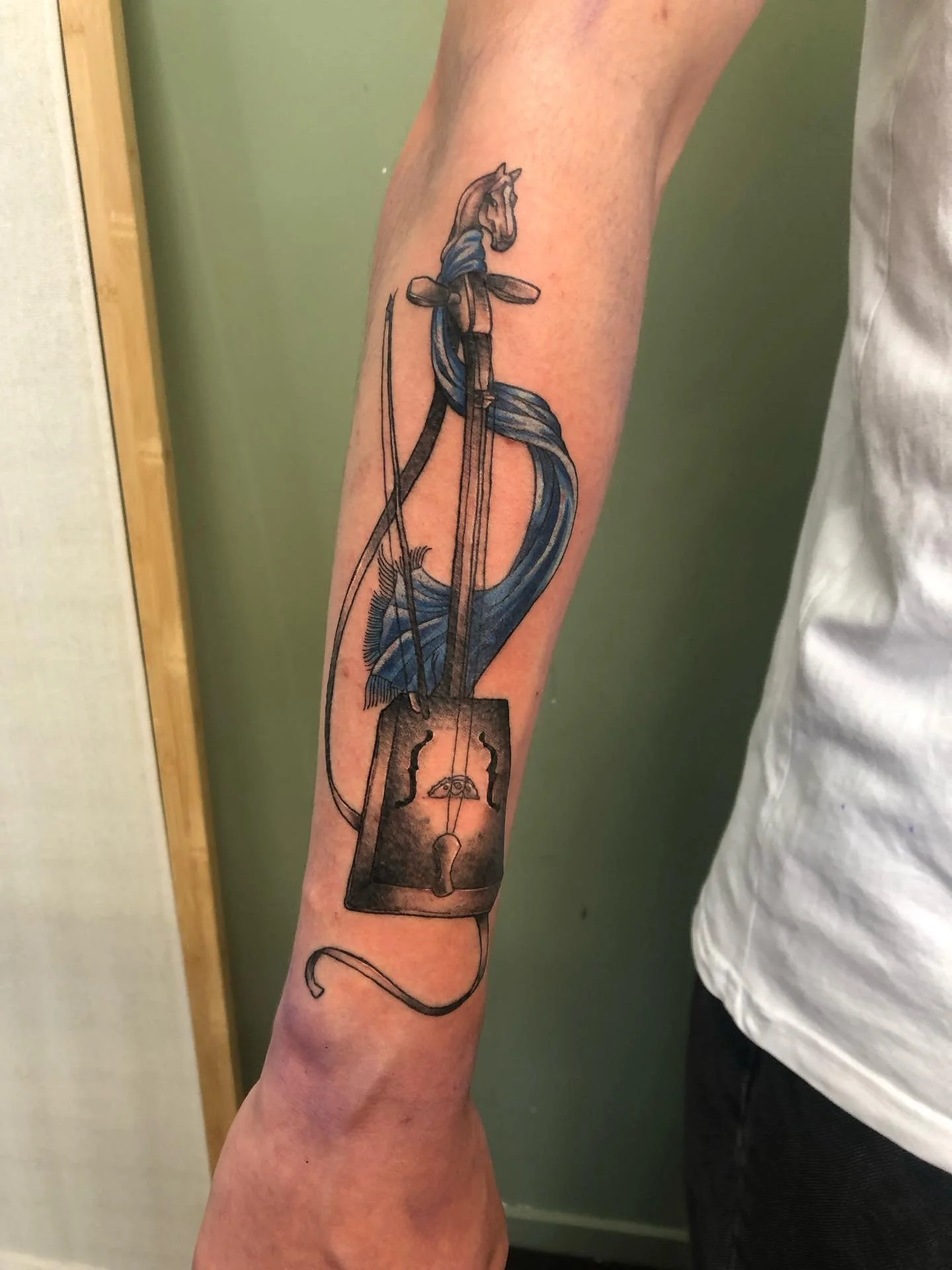 A Morin Khuur for Lukas! Thank you for coming in! I really enjoyed tattooing this design ✨🐴

Studio: @drmorsetattoo 

#tattoo #wellingtontattoo #armtattoo