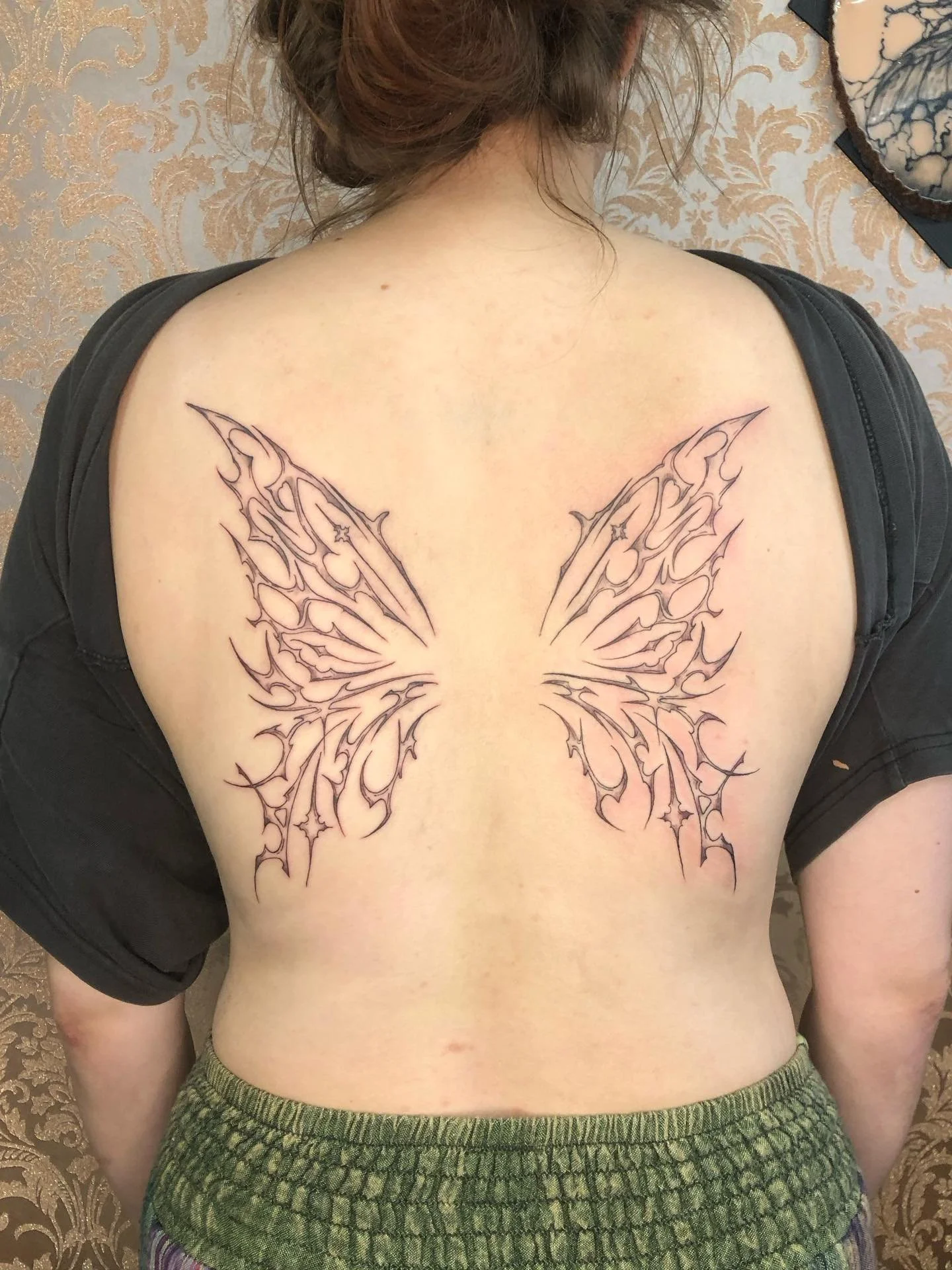 A cybersigilism back piece for Yaelin, and a little healed photo of one we did earlier in the year. Thank you for coming in again! 🦋

Studio: @drmorsetattoo 

#cybersigilism #wellingtontattoostudio #tattoo