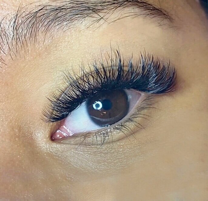  Sassy Cat Eye Volume Lashes 