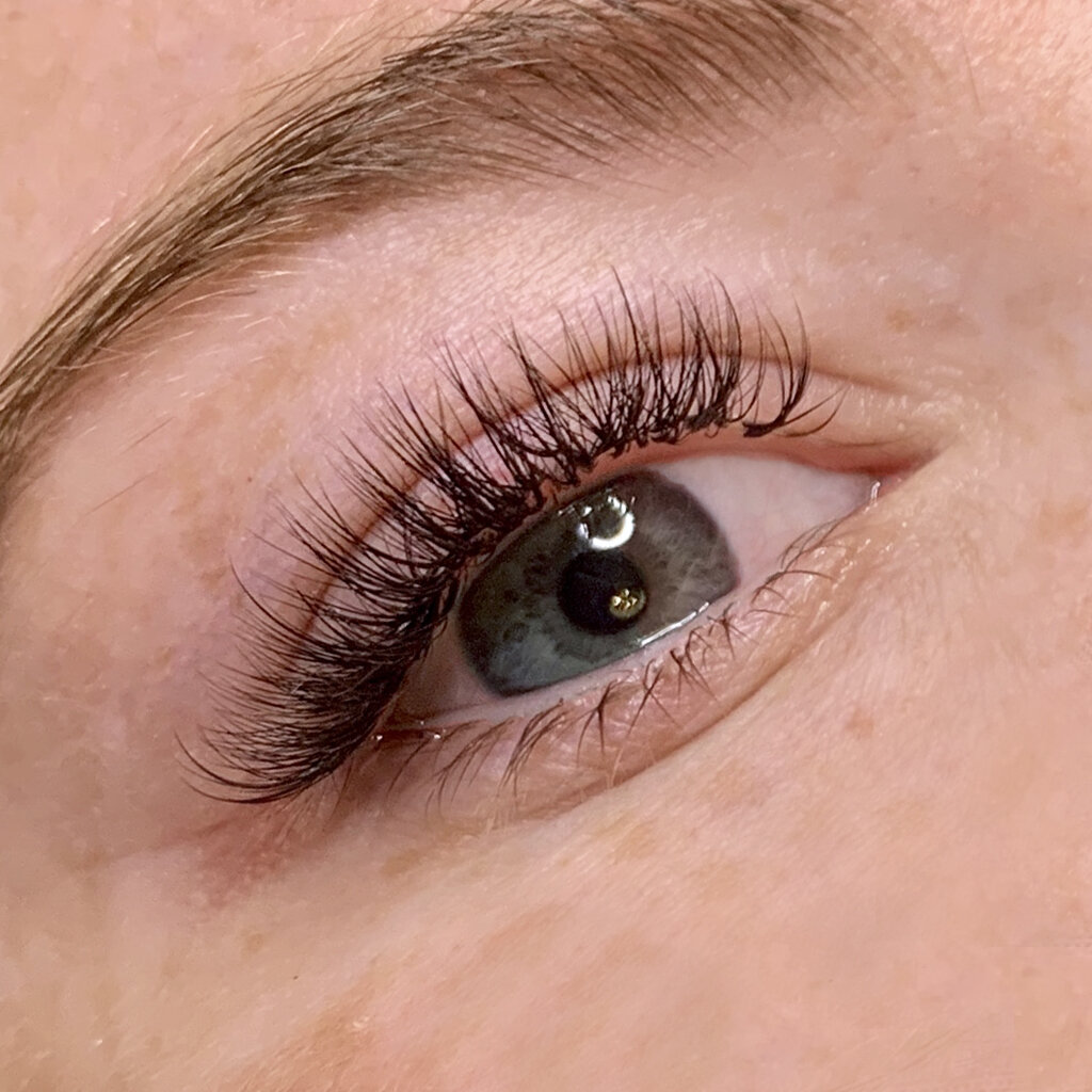 2.5 Hour Natural Volume Lash Set