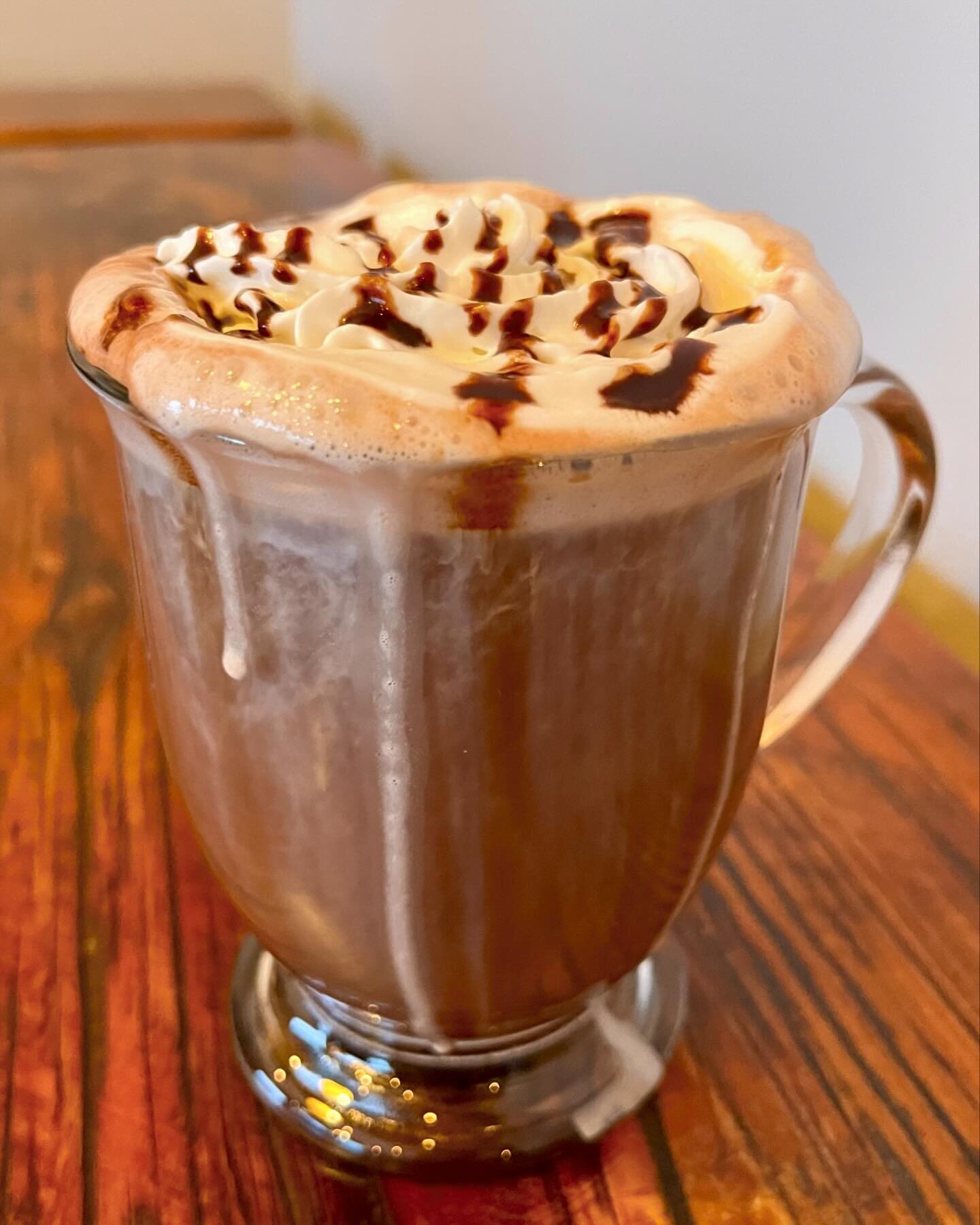 Come warm up with us! The Funky Franklin is sure to do the trick❄️☕️

Narrow Road Vodka &bull; Franklin Coffee Liqueur &bull; Hot Cocoa &bull; 

#elevatingspiritslocally #elevation5003distillery #craftcocktail #cocktailsofinstagram #fortcollins #dist