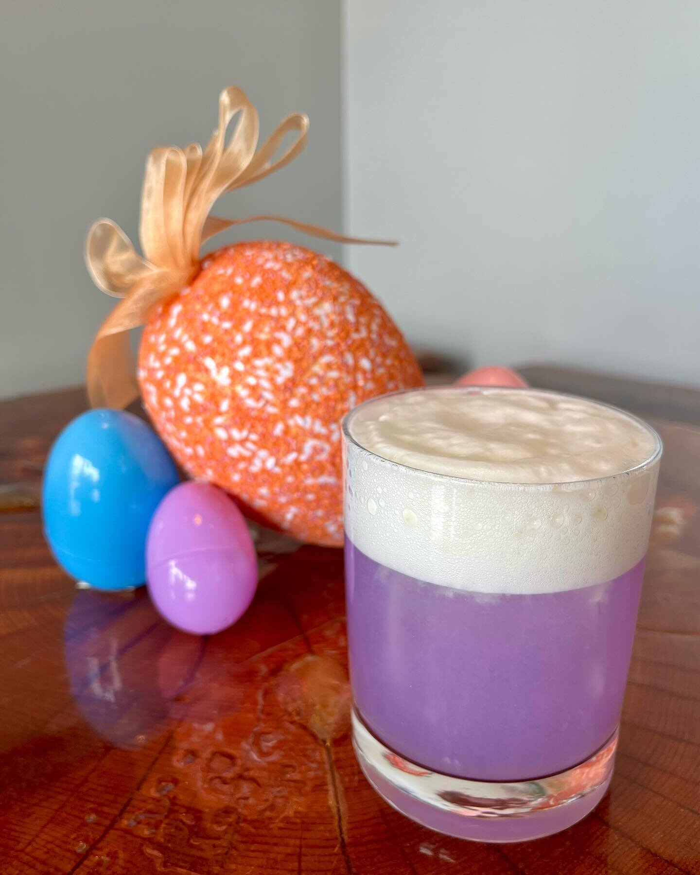 Hop on over this weekend and check out this beauty - The Queen&rsquo;s Cordial. We will be open on Easter Sunday from 1-5pm🐰🌷 See you soon!

🥃: Timber Ridge Queen&rsquo;s Gin &bull; Elderflower Liqueur &bull; Lemon &bull; Simple &bull; Lime Foam 
