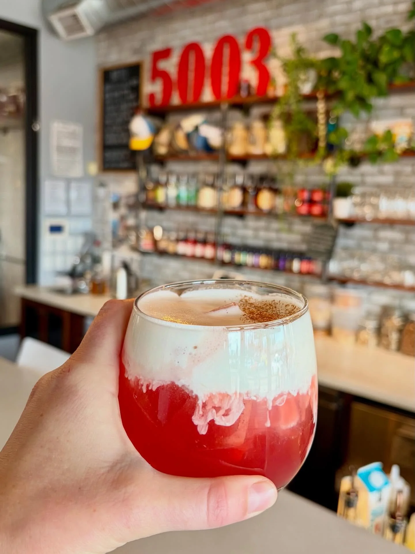 Happy Friday, Fort Collins! Your weekly &ldquo;Couples Therapy &ldquo; is now in session. 🥃✨Take one sip, breathe deep, and let the weekend do its work. 

&bull; Straight Bourbon Whiskey &bull; Orange Liqueur &bull; blackberry &bull; lemon &bull; va