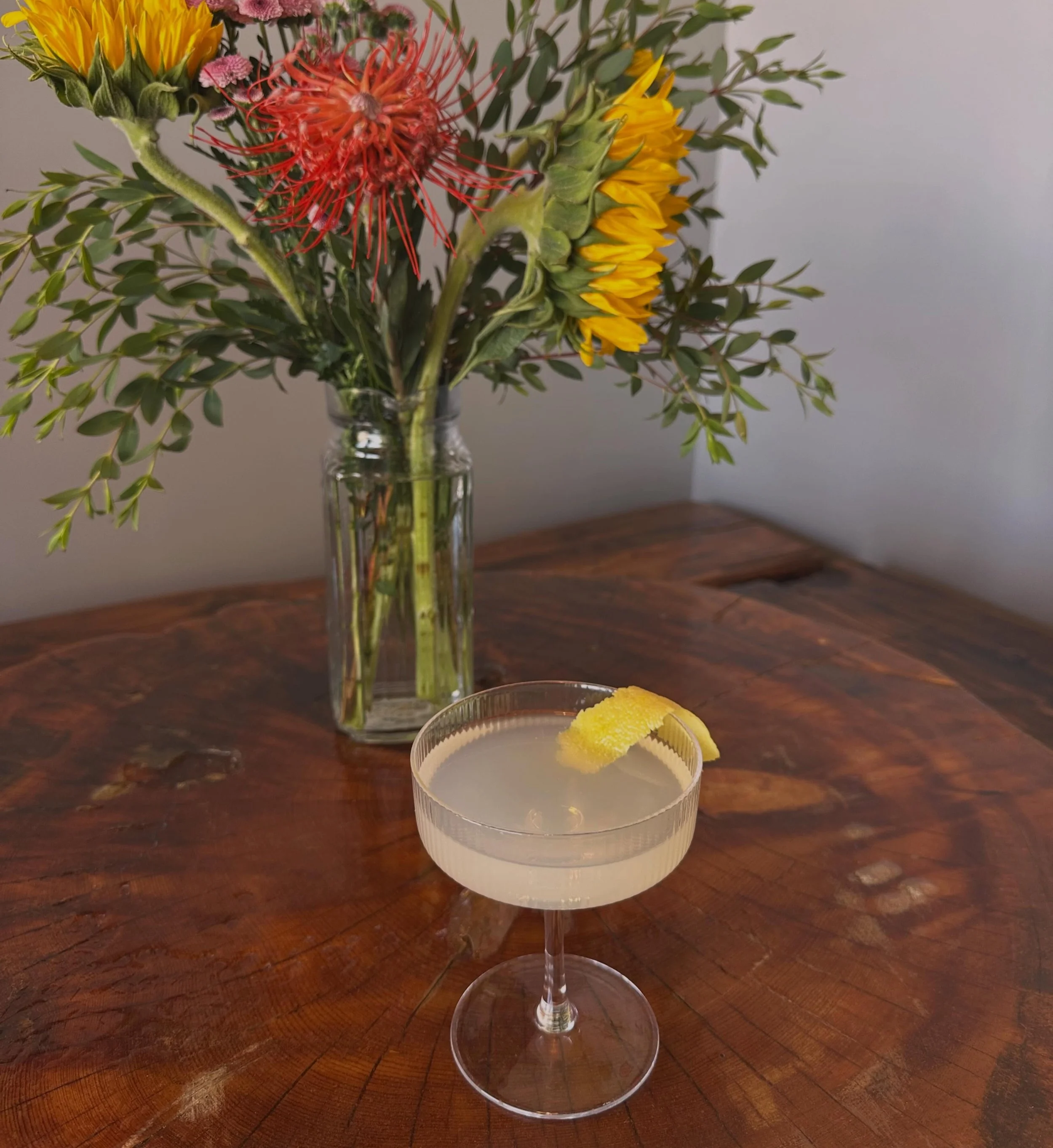 🎉Celebrate Mom this weekend with a French 75: Timber Ridge Gin &bull; lemon &bull; simple &bull; Prosecco!🌻🍸

We see you Mom and we appreciate all that you do! Happy Mother&rsquo;s Day!💕
.
.
.
#mothers #drinklocal #foco #french75 #weekend