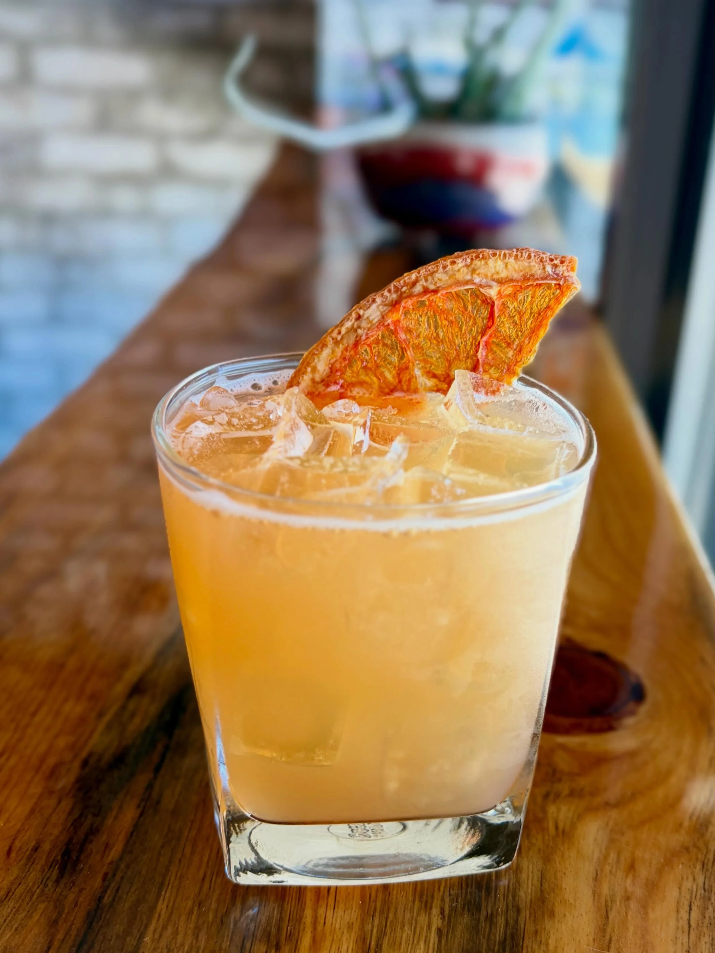 Celebrate Dad this weekend with the Papa Bear🐻 
This delicious drink features our Straight Bourbon Whiskey &bull; Sweet Vermouth &bull; grapefruit &bull; lemon &bull; honey 🍯🍋🥃

Happy Father&rsquo;s Day!