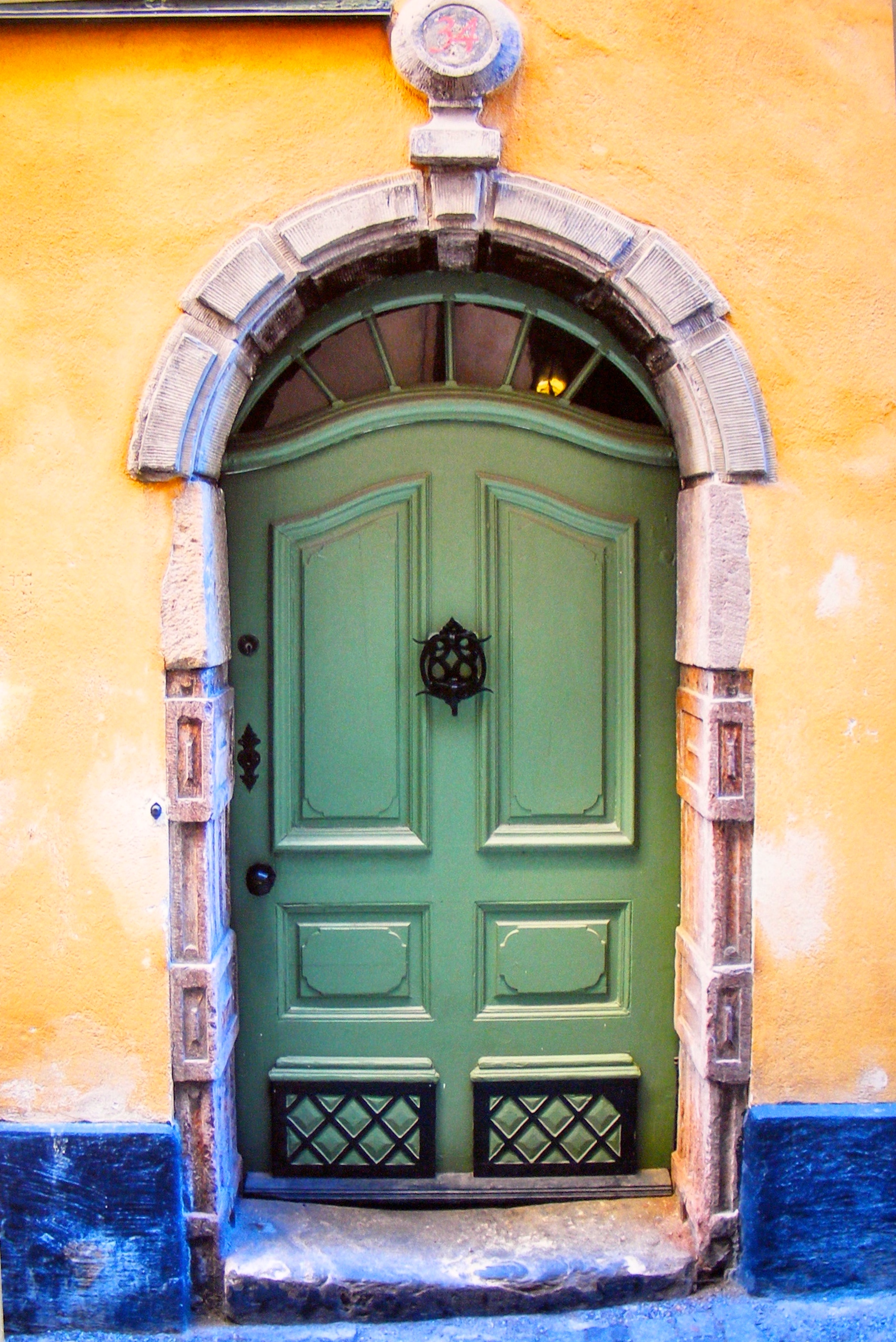 LA CASA VERDE Urban Gallery.JPG