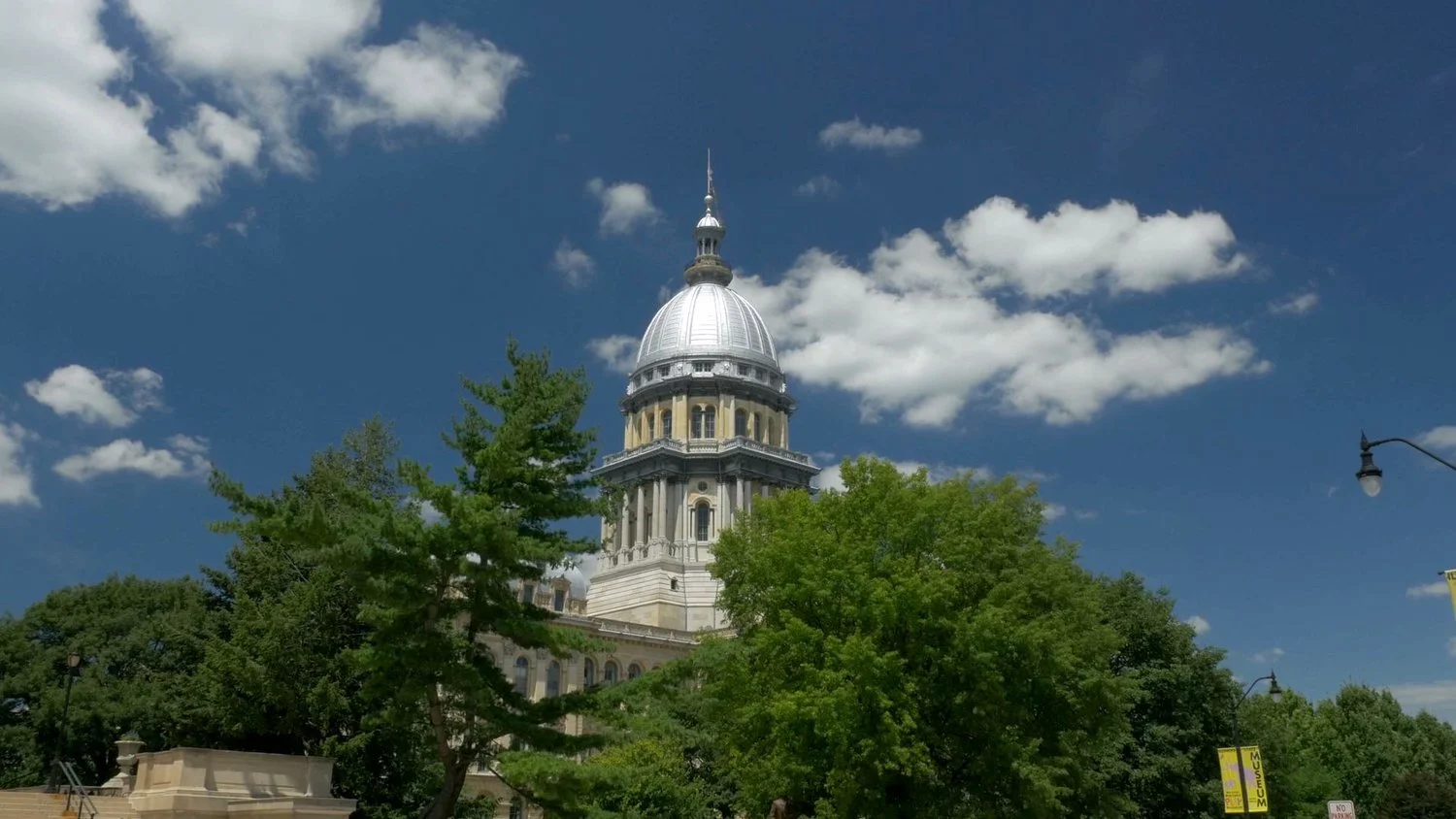 057396976-view-illinois-statehouse-stree_PRORESHD1080.mov.jpg