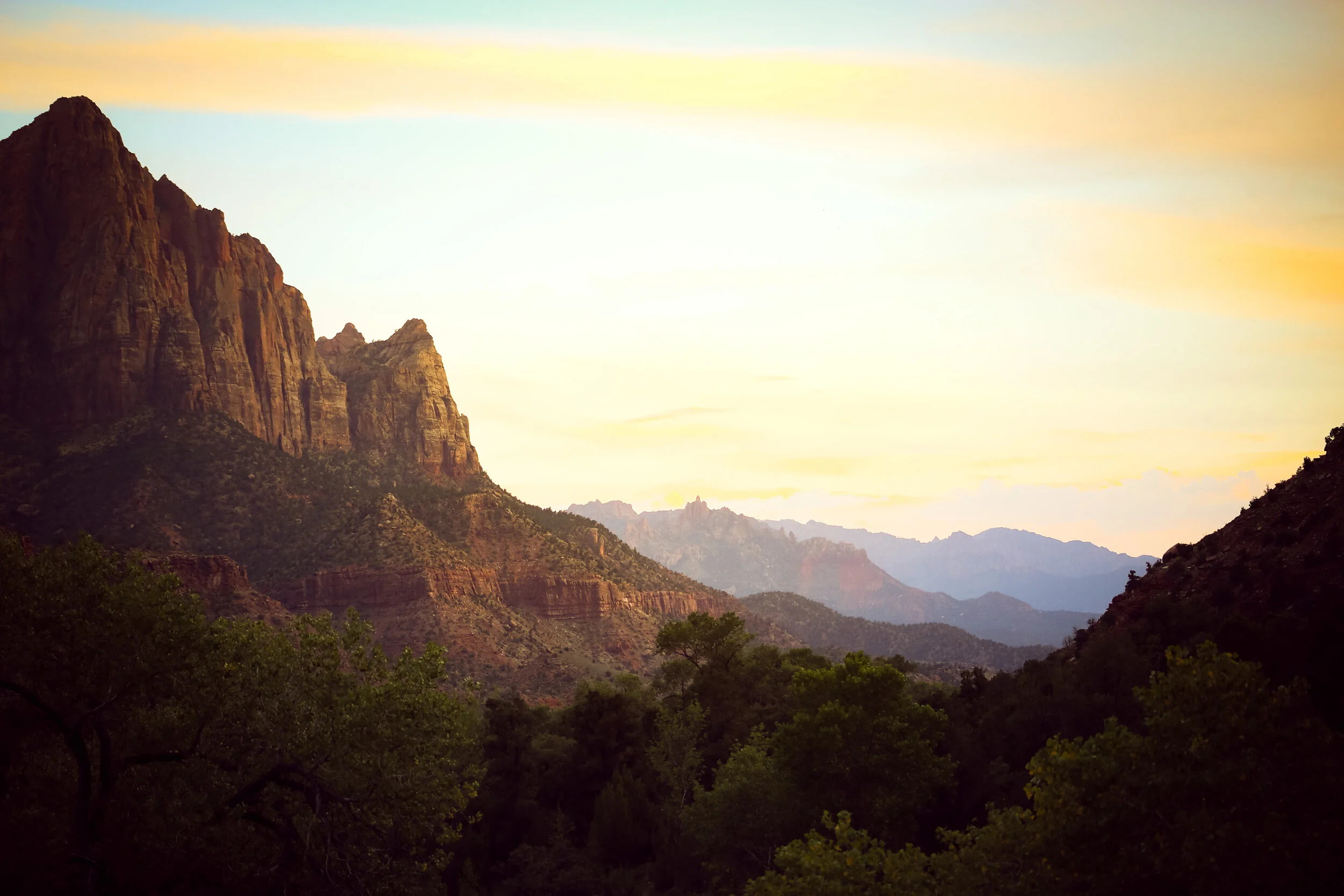 ZION_NATIONAL_PARK_LANDSCAPE_PHOTOGRAPHER_JUSTICE_SIMPSON_PHOTOGRAPHER_OUTDOOR_UTAH-19.JPG