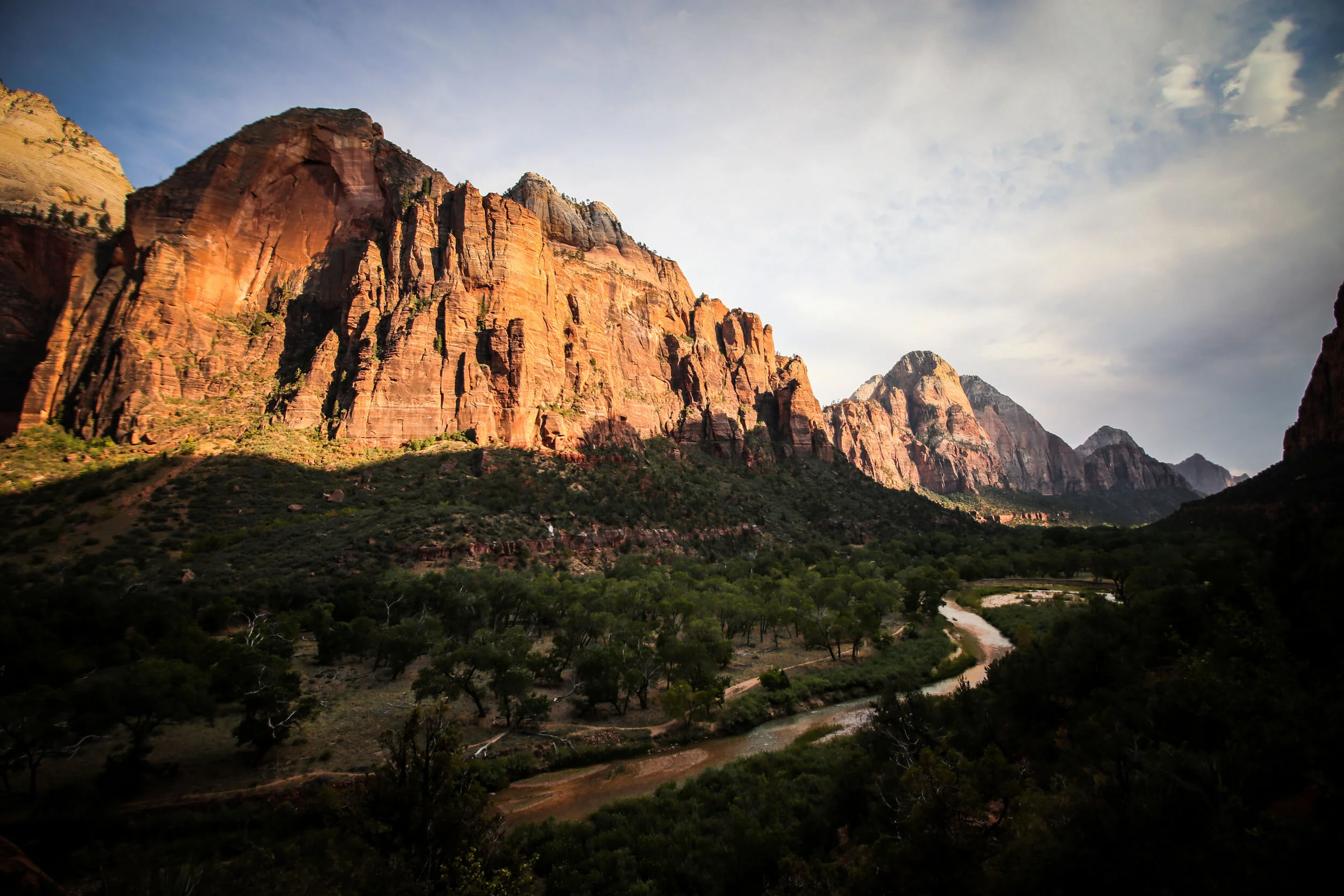 ZION_NATIONAL_PARK_LANDSCAPE_PHOTOGRAPHER_JUSTICE_SIMPSON_PHOTOGRAPHER_OUTDOOR_UTAH-14.JPG