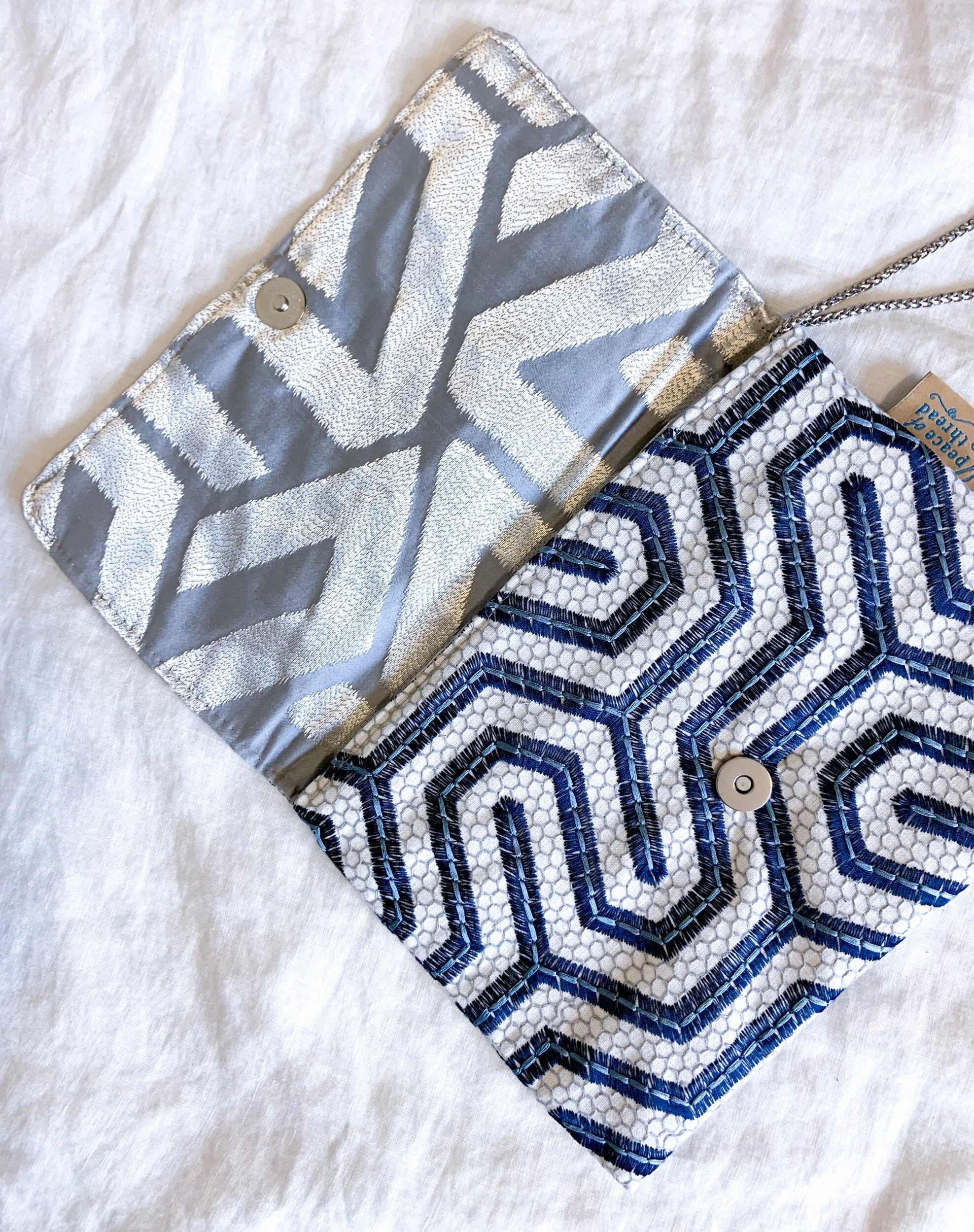 C1FB8A8A-6D7C-426E-ACAA-C597EAF23038