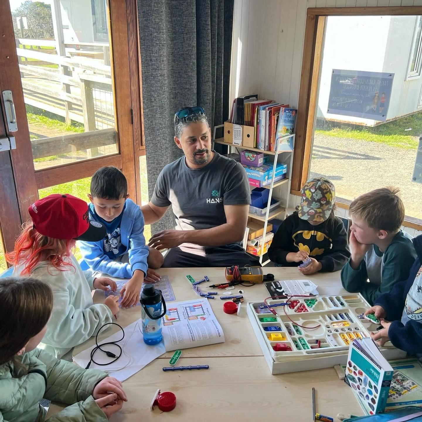 This cycle we were so lucky to have Noah&rsquo;s dad Hans, who is an electrician, visit to teach us about circuits. Everyone was fascinated to learn about how electricity works #phillipislandvillageschool #alternativeeducation #basscoast #handsonlear