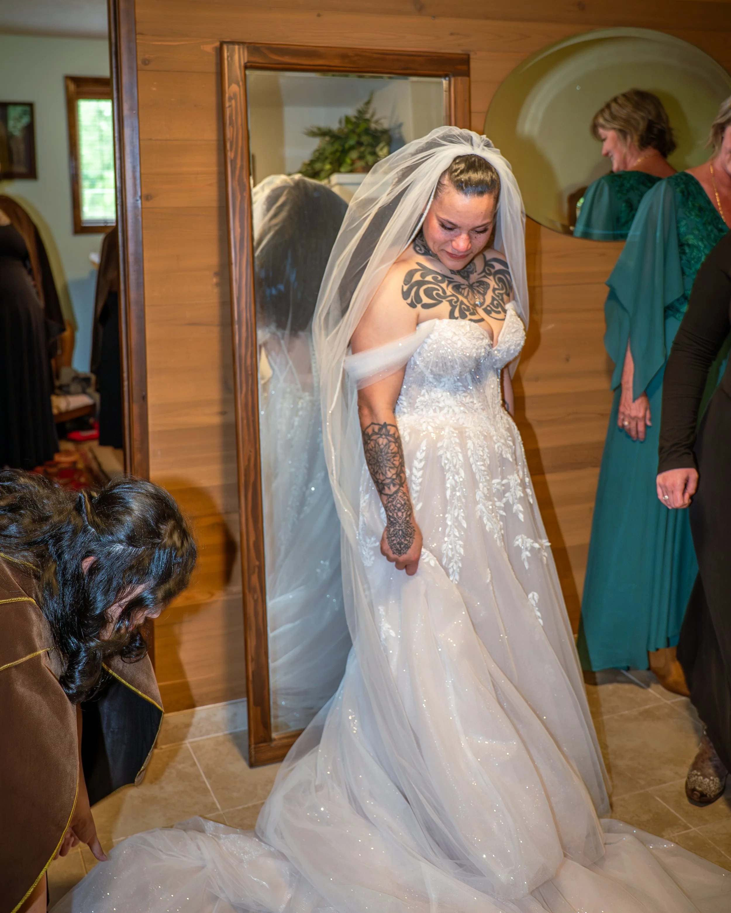 Halbrook_Wedding_044_Bride_Preperation.jpg