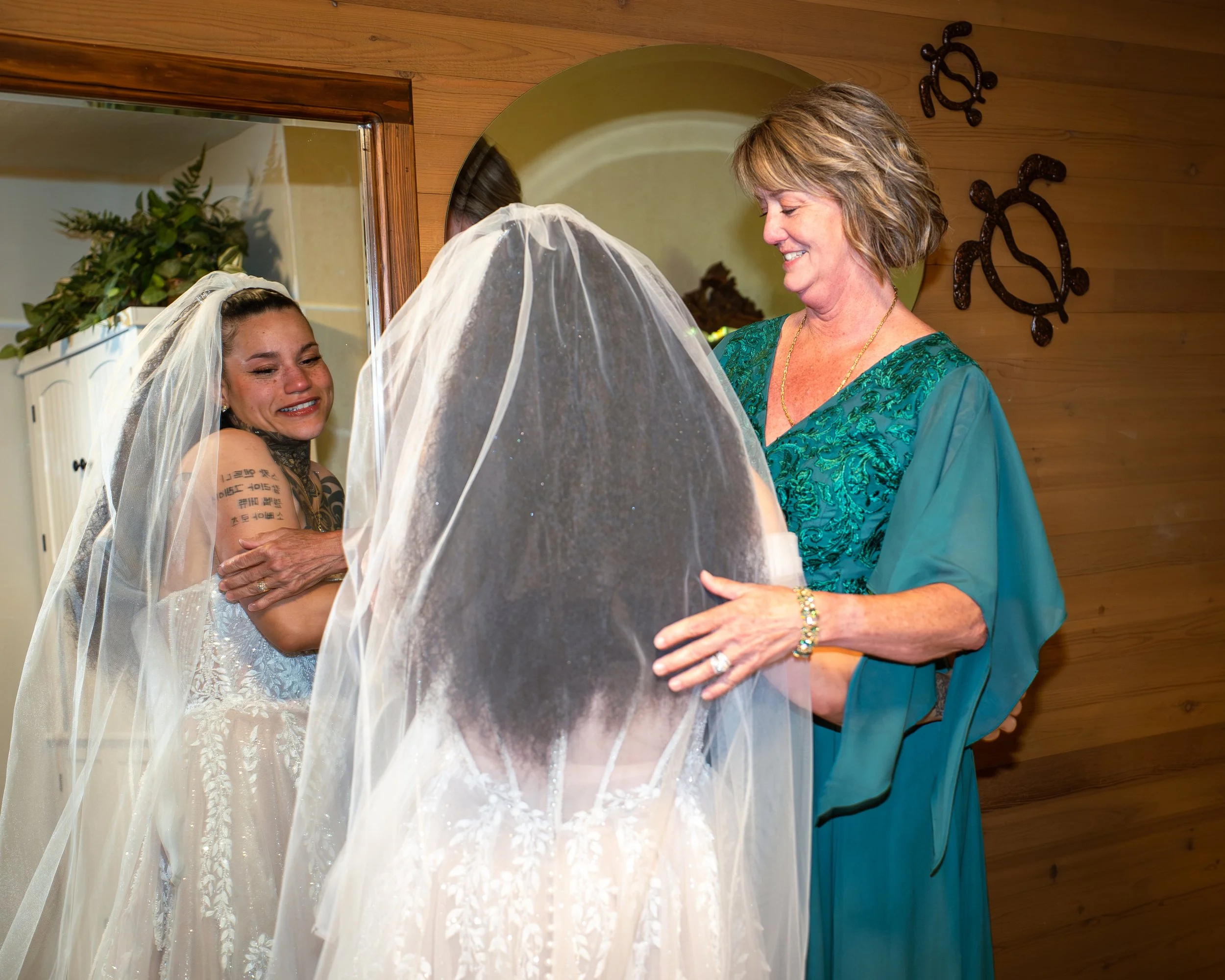 Halbrook_Wedding_038_Bride_Preperation.jpg