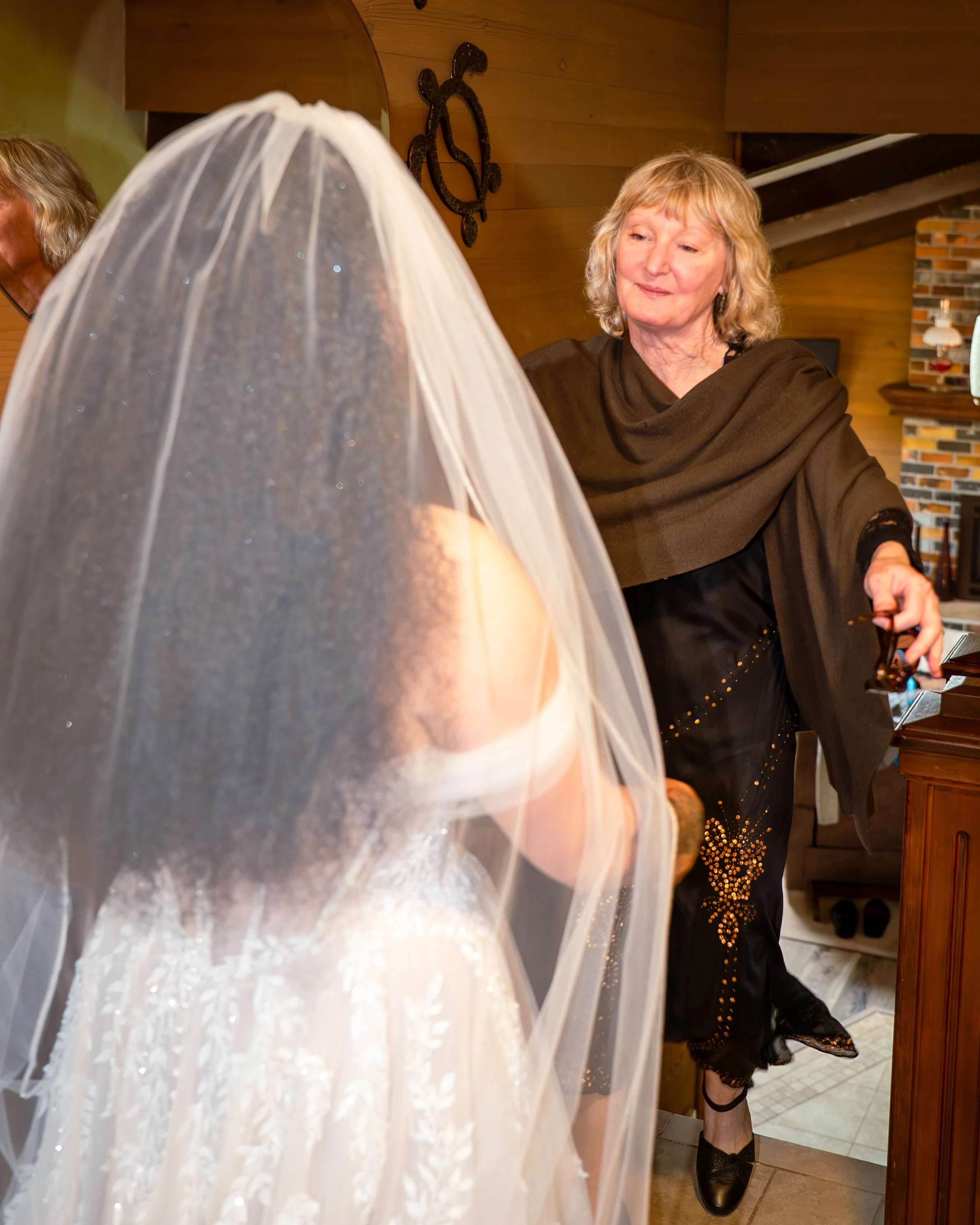 Halbrook_Wedding_031_Bride_Preperation.jpg
