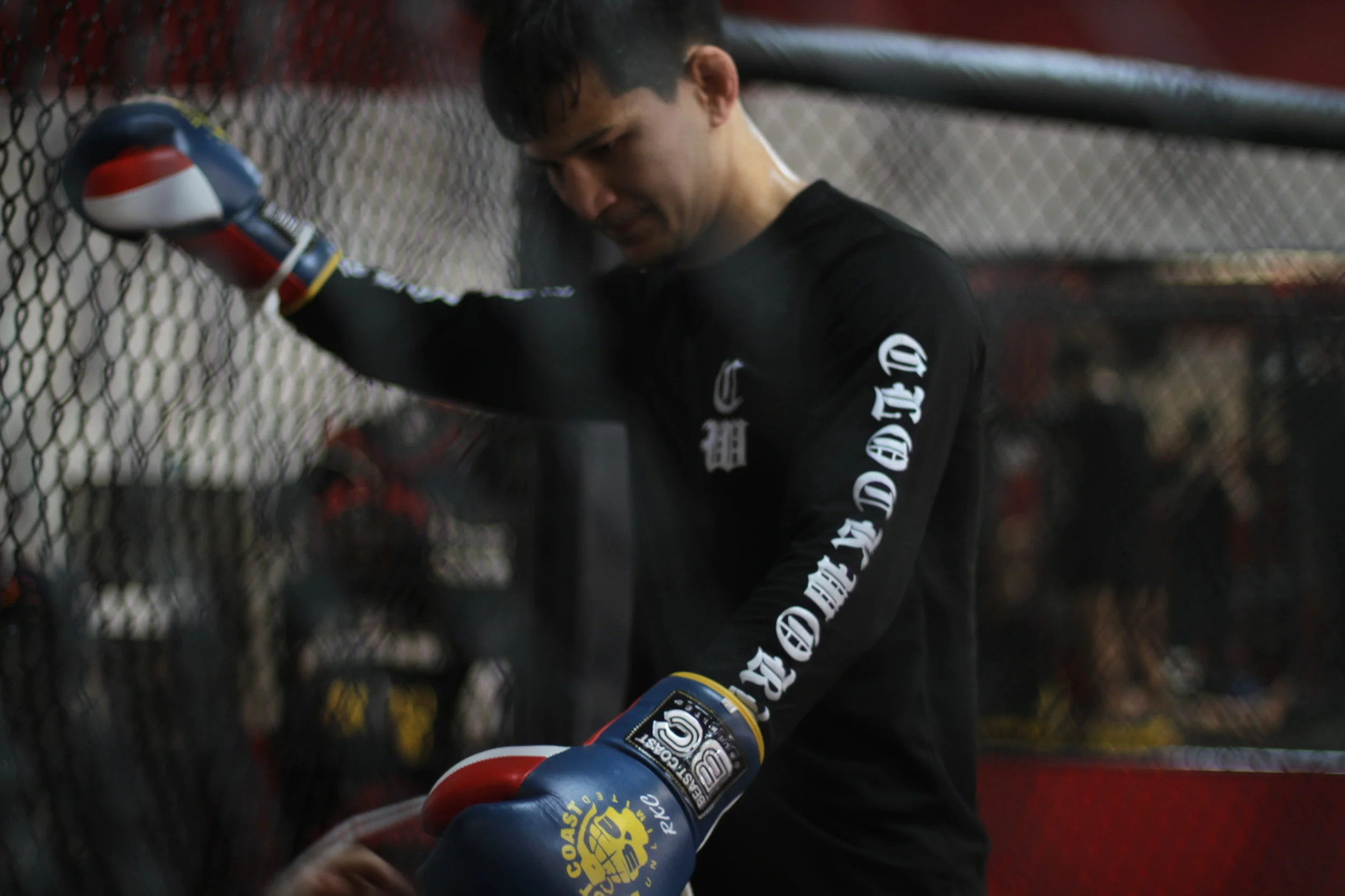 OLDE ENGLISH LONG TEE - BLACK/WHITE