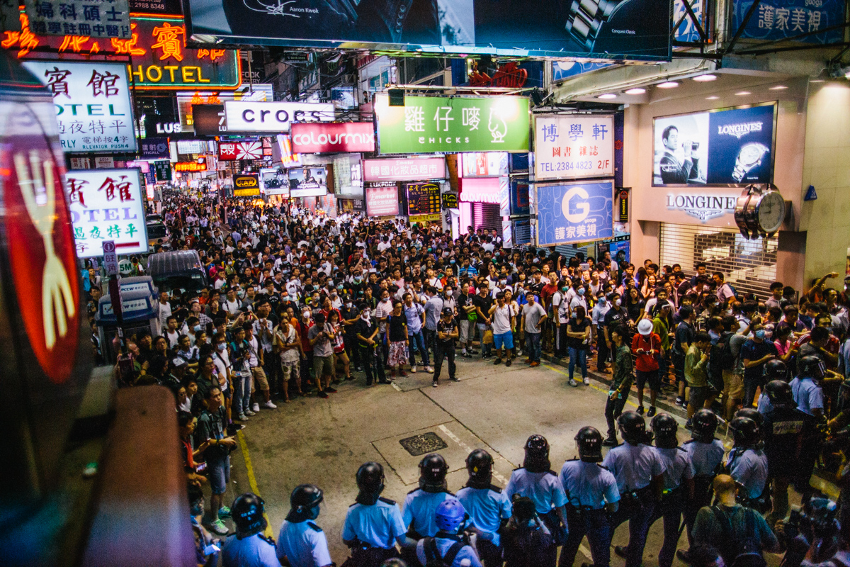 14.10.17 - Hong Kong: Protestors and police face-off in Mong Kok.