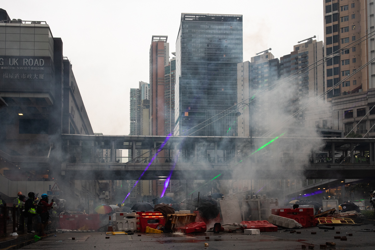 19.08.25 - Barricades and the deployment of laser pointers.
