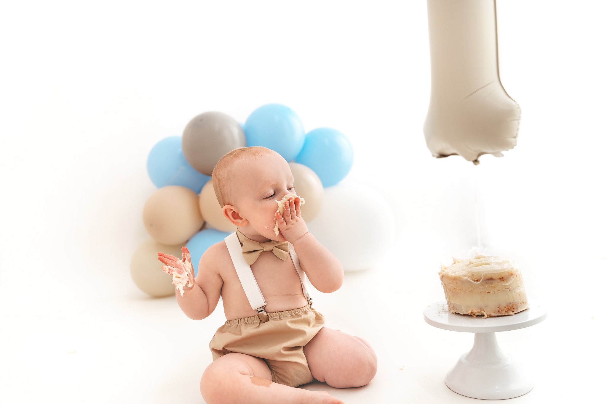 cake smash baby cheshire