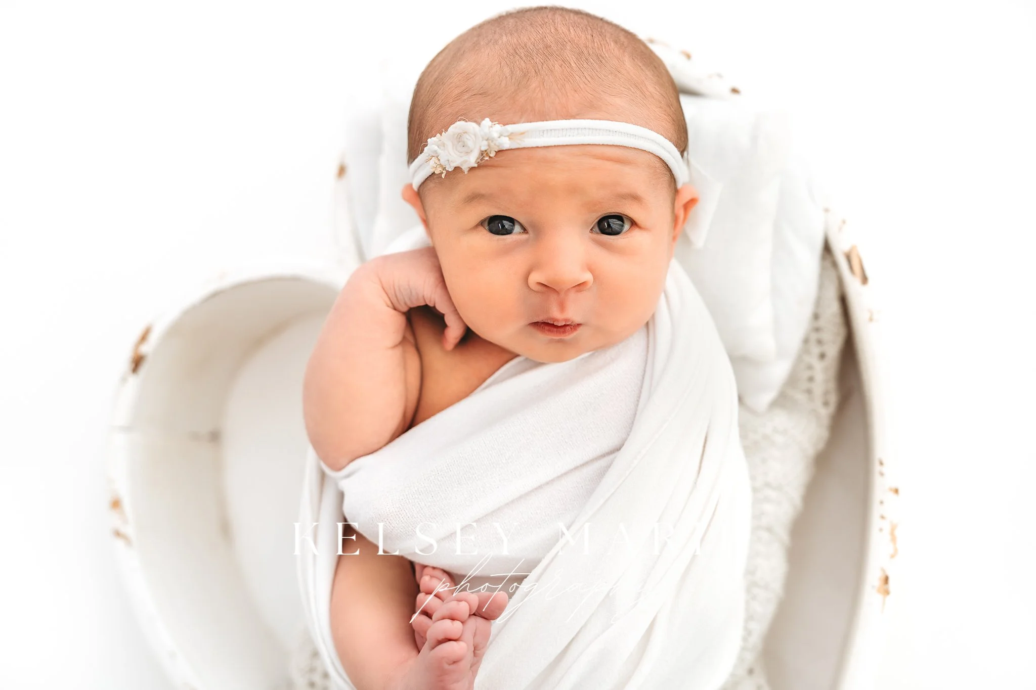 SWIPE ➡️➡️➡️
From those very first newborn snuggles in the studio to celebrating your big ONE with cake and giggles! 
Watching you grow into the sweetest little girl&hellip; what a joy it&rsquo;s been to capture these precious milestones.

Happy Birt