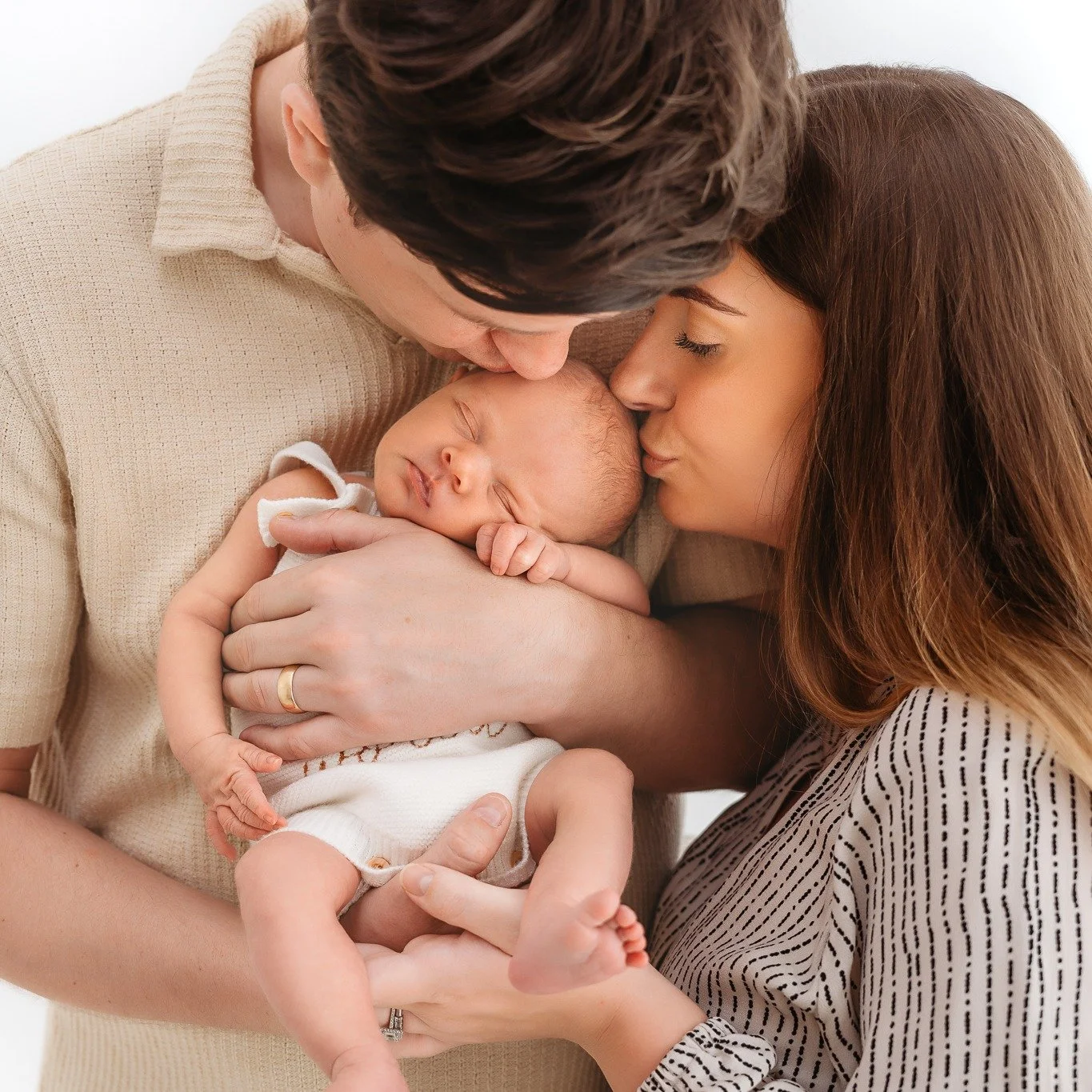 The early days with a newborn pass in a blur, but through photos, you can hold onto the magic&mdash;the tiny fingers, the snuggles, the beginning of a lifelong friendship.

All newborn sessions include sibling and family portraits 💫

📅 Book Now for