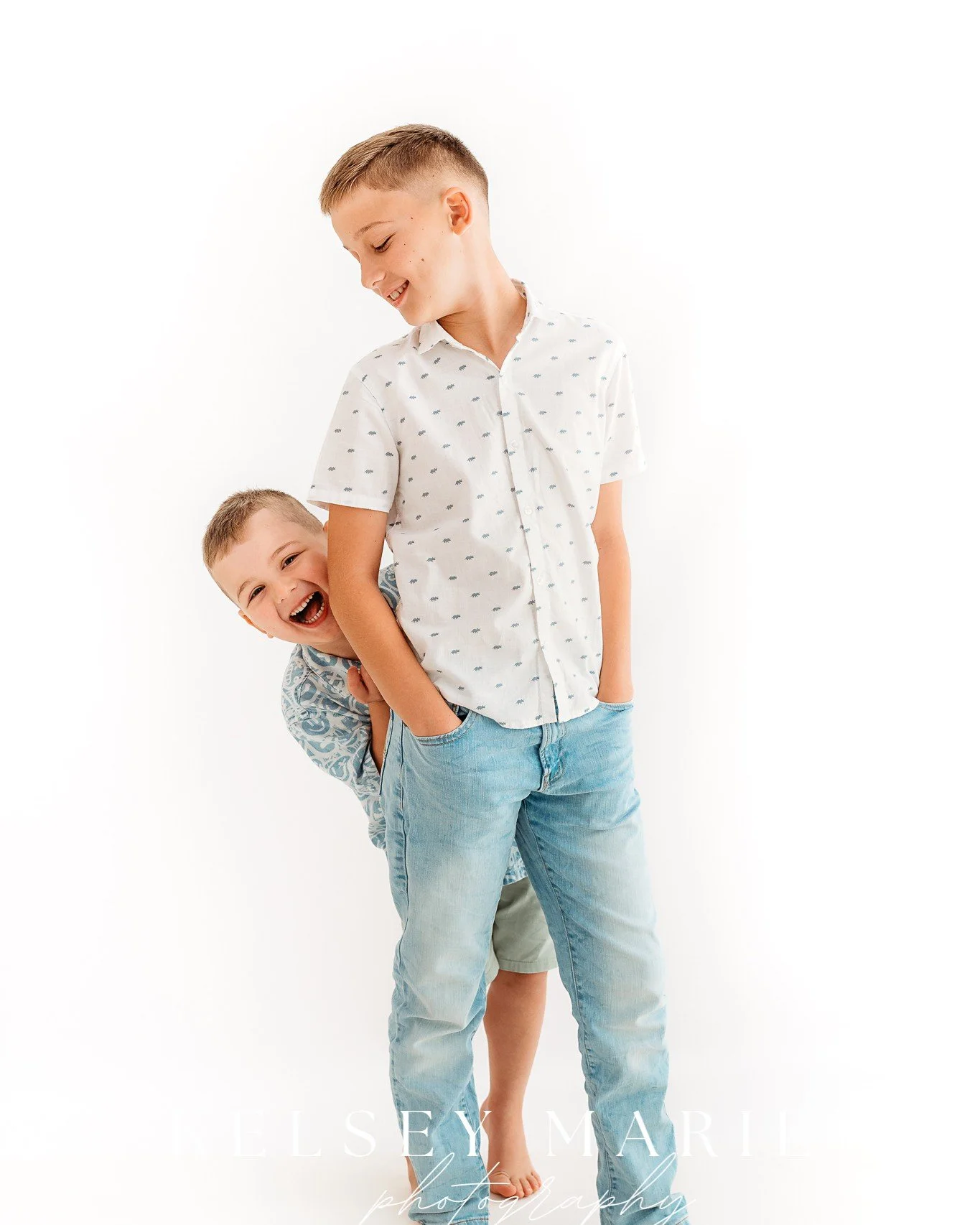 Amongst the lead up to Christmas, so many families feel this is the perfect time of year to update their family photos &mdash; and I&rsquo;m completely here for it!

Whether you prefer something formal, silly or natural, we&rsquo;ll capture what feel