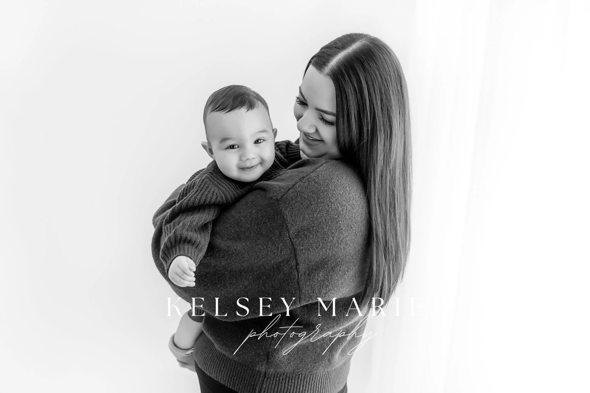 Currently busy behind the scenes planning what is fast becoming one of my favourite sessions&hellip; Mother&rsquo;s Day Mini Sessions 🤍

A chance for you to pause with your little one and really soak in the moment.

I highly recommend getting in the