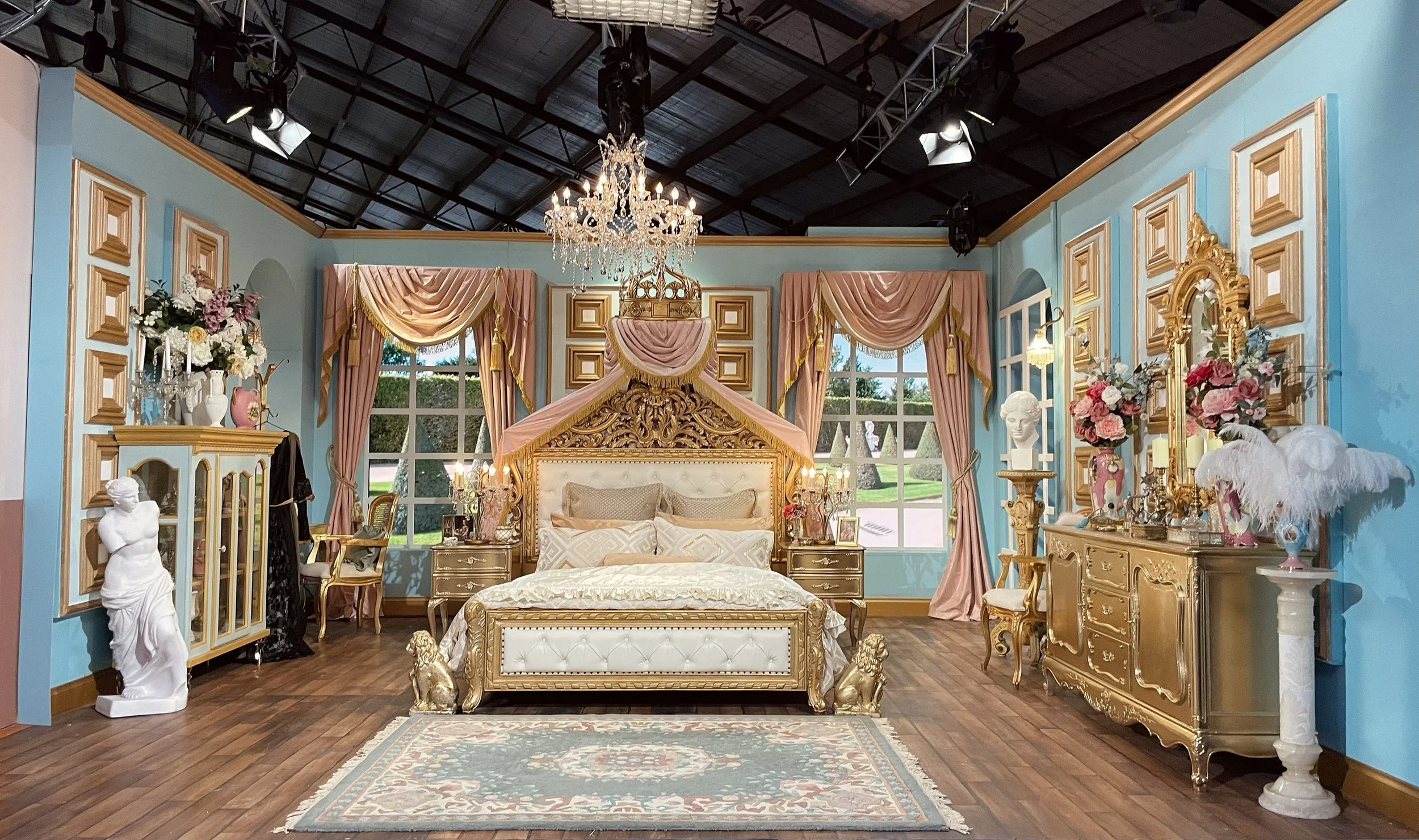 Queens Bedroom full set.jpg