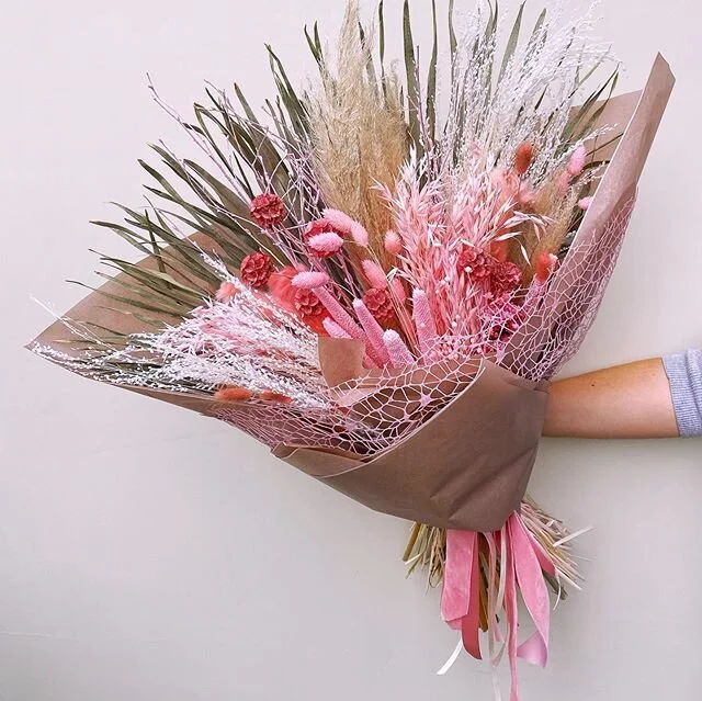 dried bespoke bouquets now available on the website ✌🏼 more colours landing *very* soon! 🌾 &bull;
&bull;
&bull;
the last of our peony bunches this week &amp; also a dreamy pastel mix coming your way 👀 pre-order by hitting the link in our bio and make someone&rsquo;s day 🌸✨