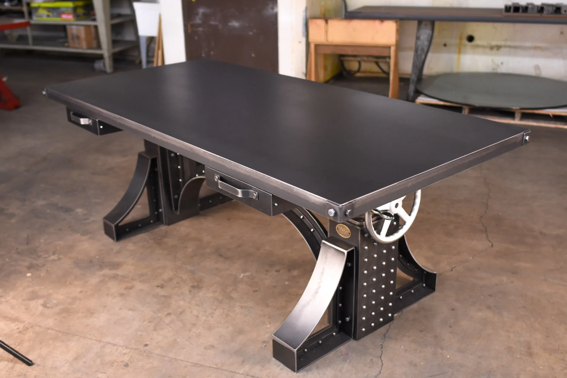 metal table1.jpg