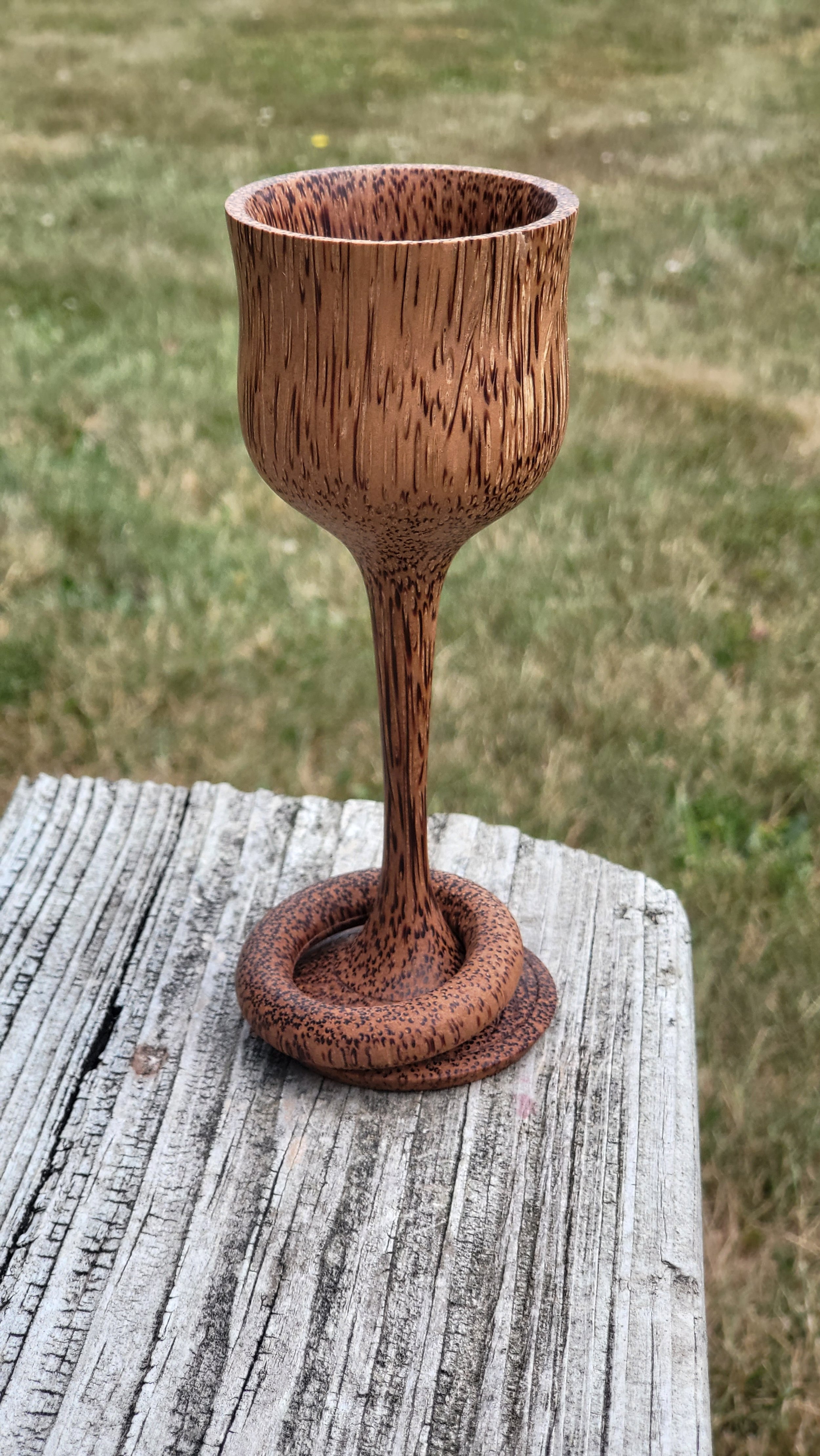 Red Palm Captive Ring Goblet