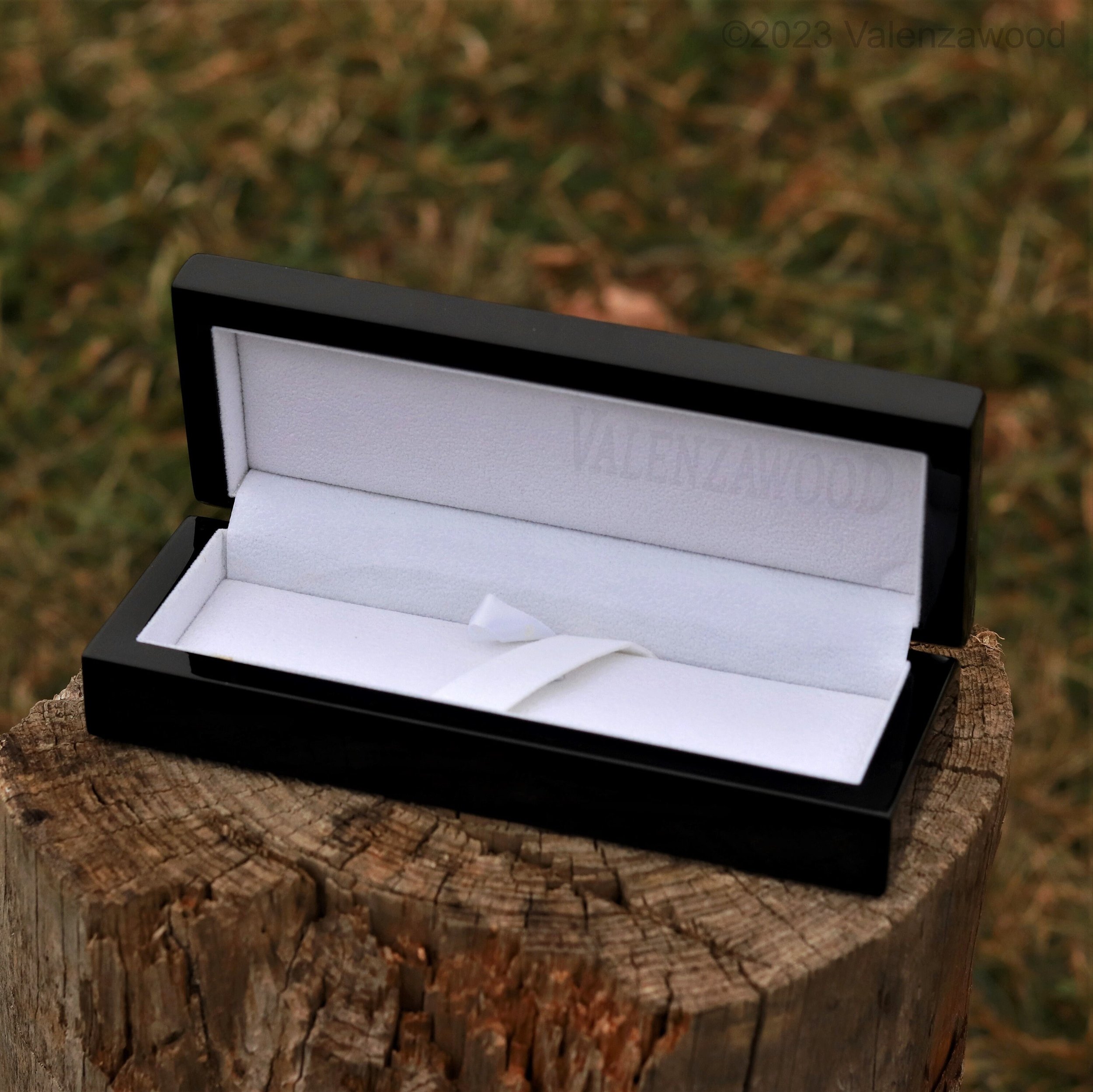 https://i.etsystatic.com/19182930/r/il/dcaa4a/5228585005/il_fullxfull.5228585005_sxfv.jpg