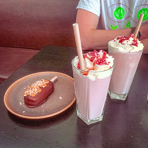 De Klomp Linköping Beer Brunch Miso Caramel Hazelnut Ice Cream Bar Vanilla Lindemans Cassis Craft Beer Shake.jpg