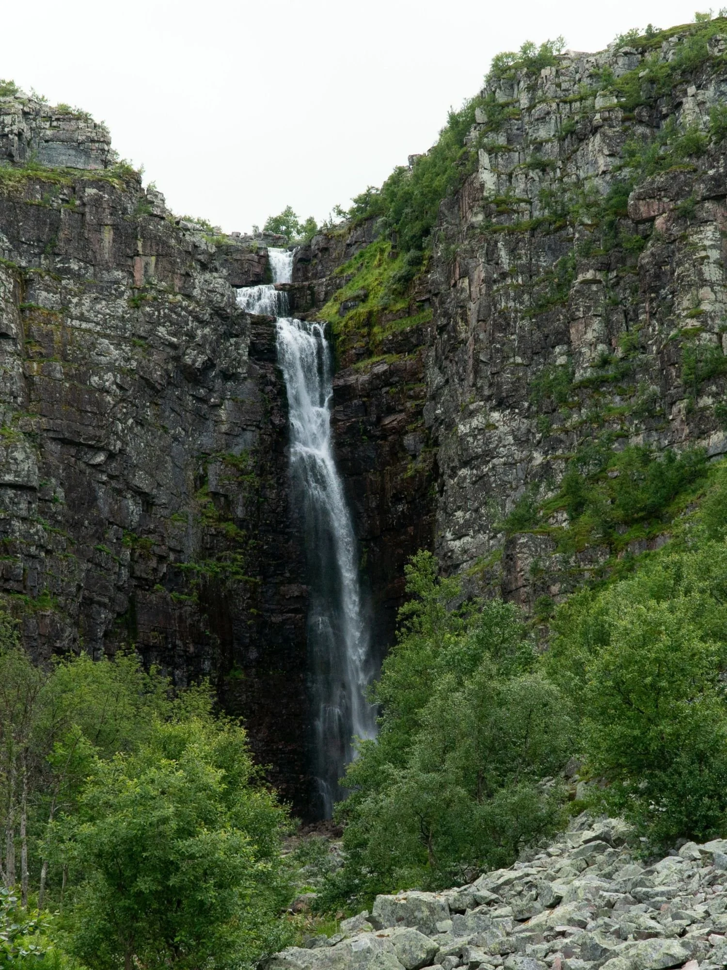 Njupeskär Waterfall.jpg