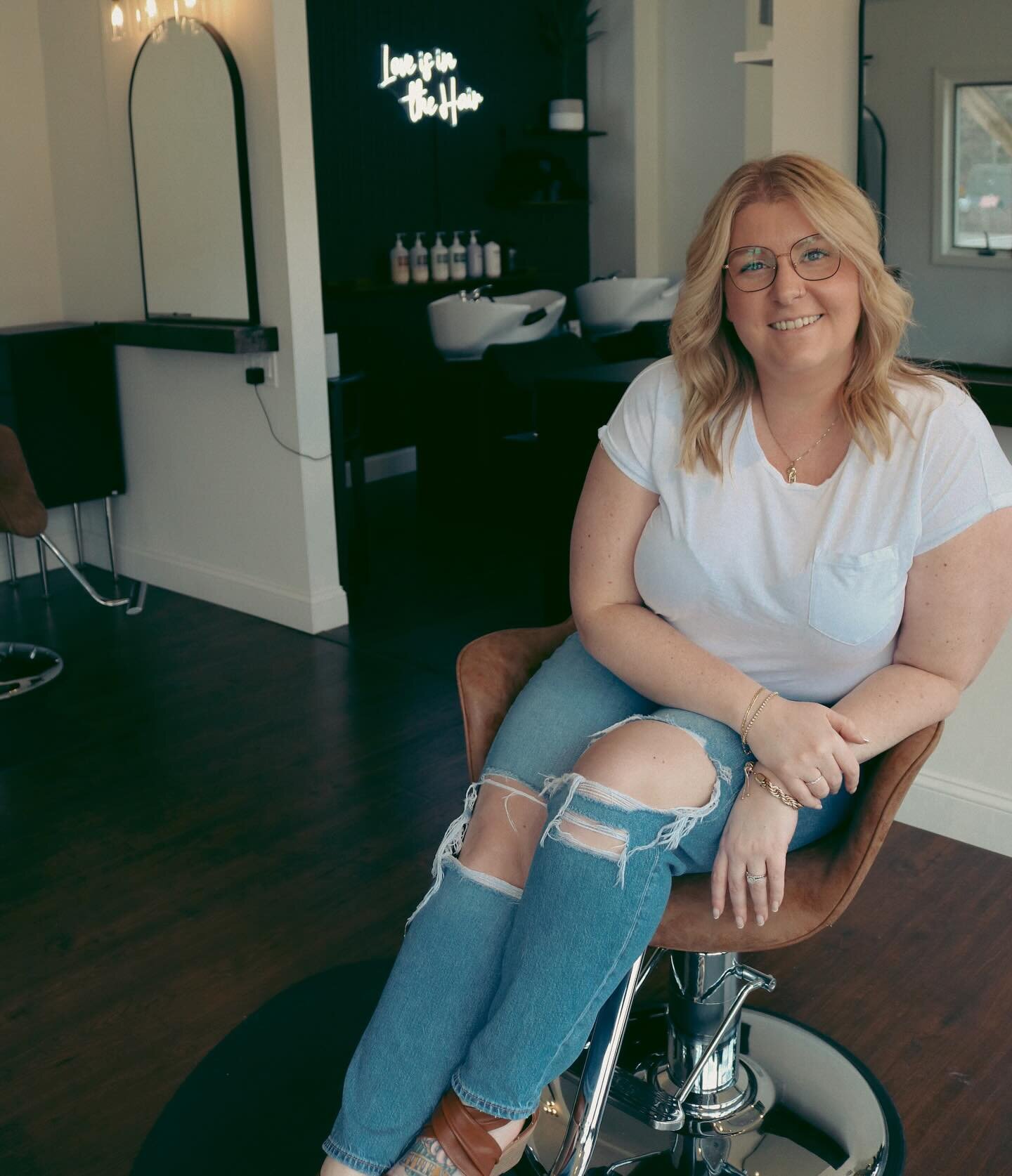 And ANOTHER addition, last but not least, welcome to Marcy! Marcy will be starting to take her clients at Lisa Marie Hair Co. in April as well. I&rsquo;m honored to provide a salon home for great experienced stylists like Marcy and I can&rsquo;t wait